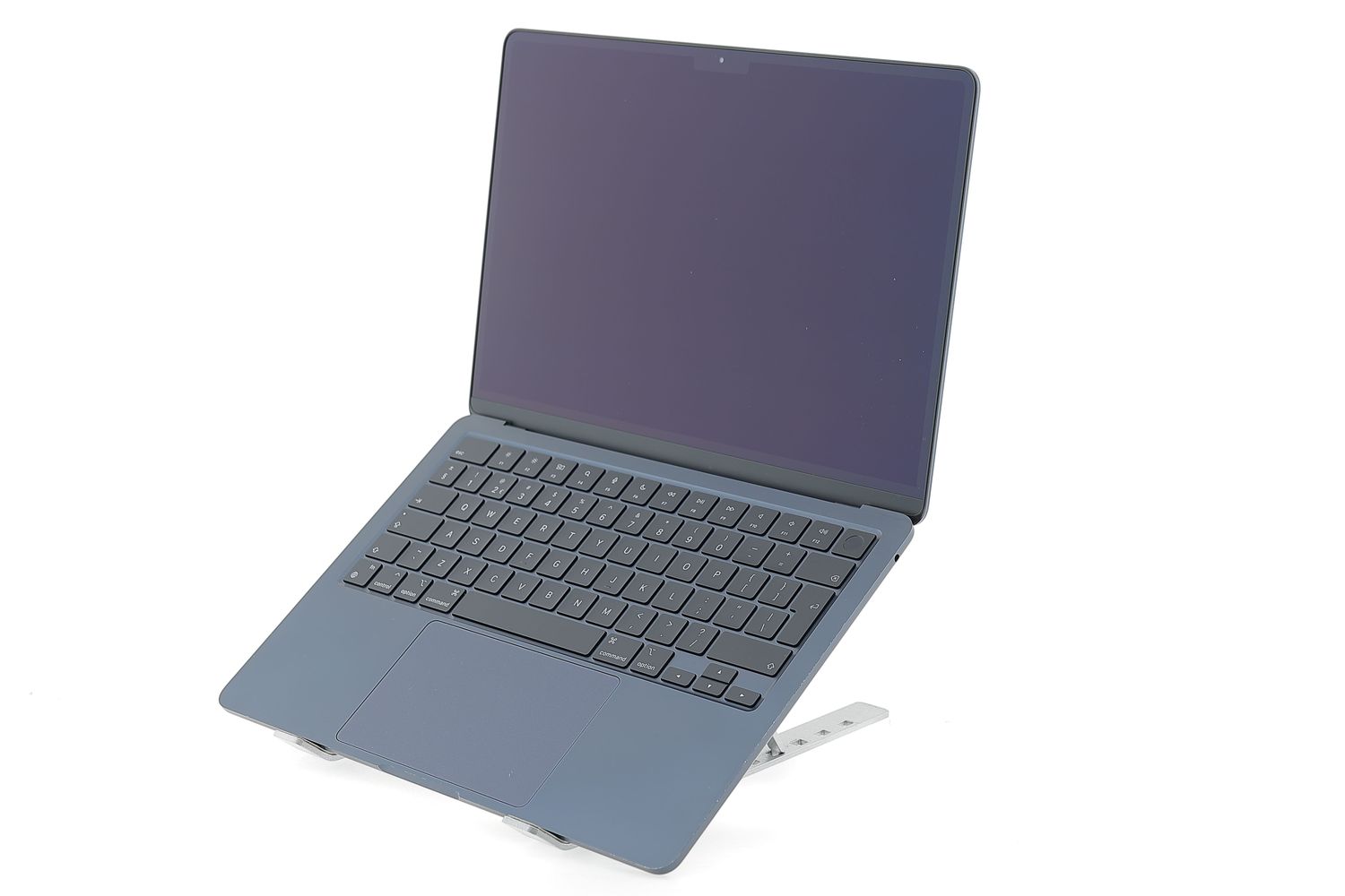 Apple MacBook Air 13″ 2024, M3 8 Cores, 8 GB, 8 core GPU 256 GB Midnight - Отлично