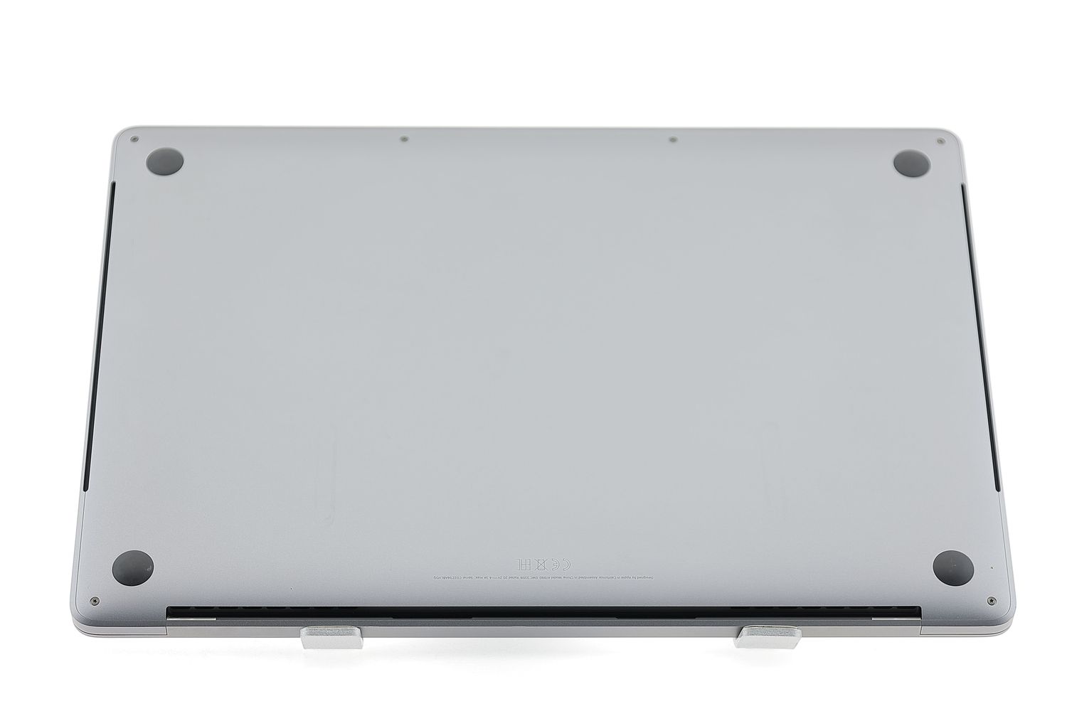 Apple MacBook Pro 15″ Touch Bar 2019, i7 2.6 GHz, 16 GB, AMD Radeon Pro 555X 256 GB Space Gray - Excelent