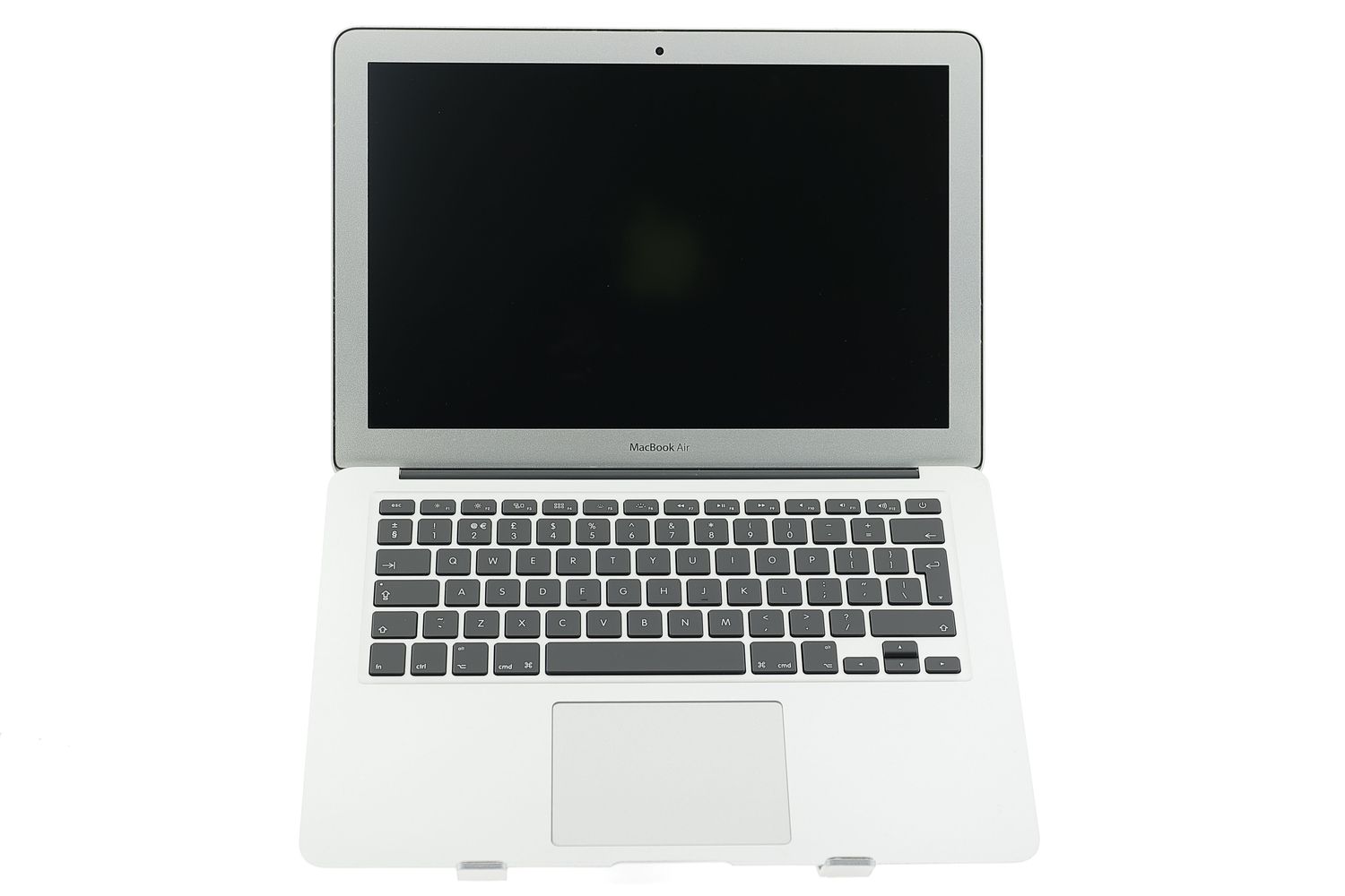 Apple MacBook Air 13″ 2017, i5 1.8 GHz, 8 GB, HD Graphics 6000 128 GB Silver - Много добро