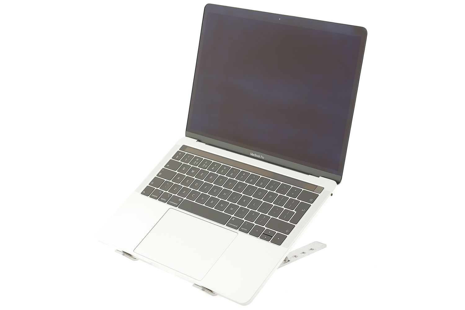 Apple MacBook Pro 13″ Touch Bar 2019, i5 1.4 GHz, 8 GB, Iris Plus Graphics 645 128 GB Silver - Excelent