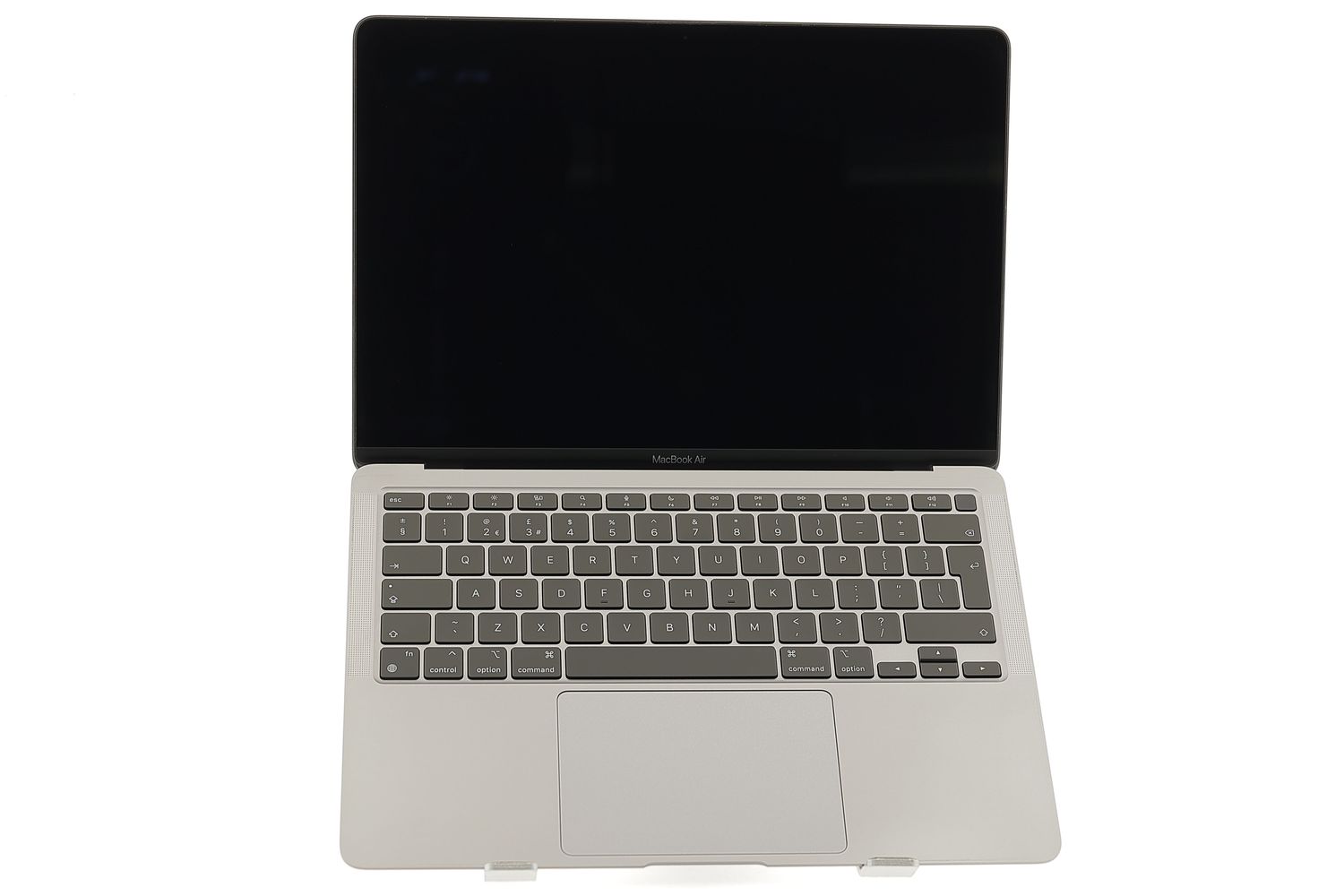 Apple MacBook Air 13″ 2020, i3 1.1 GHz, 8 GB, Intel Iris Plus 256 GB Space Gray - Ca nou