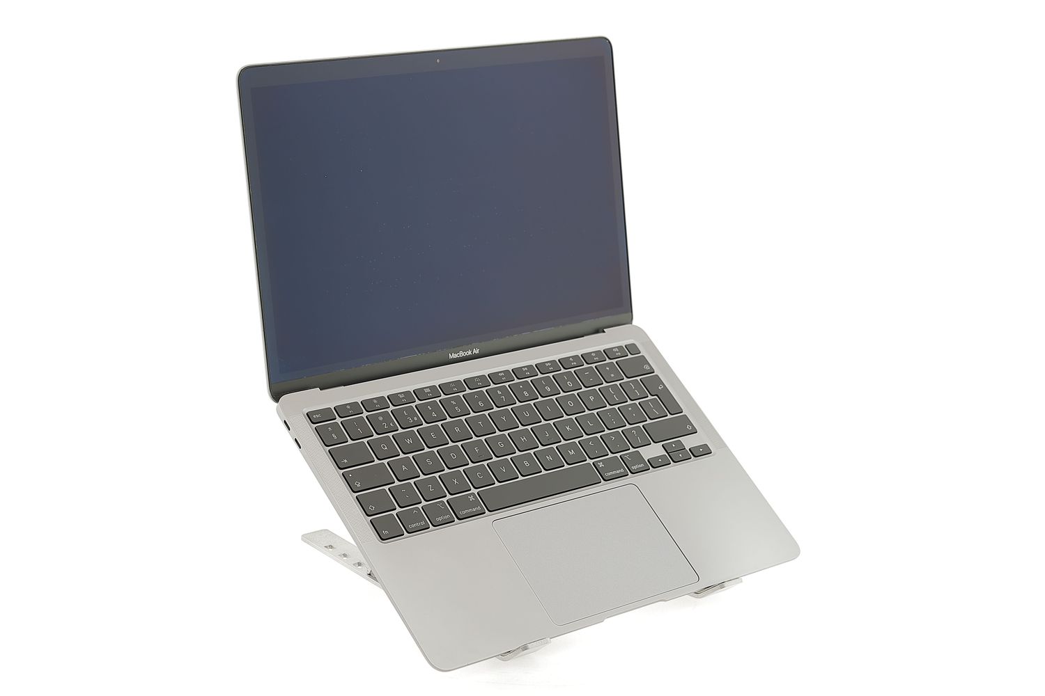 Apple MacBook Air 13″ 2020, i3 1.1 GHz, 8 GB, Intel Iris Plus 256 GB Space Gray - Като нов