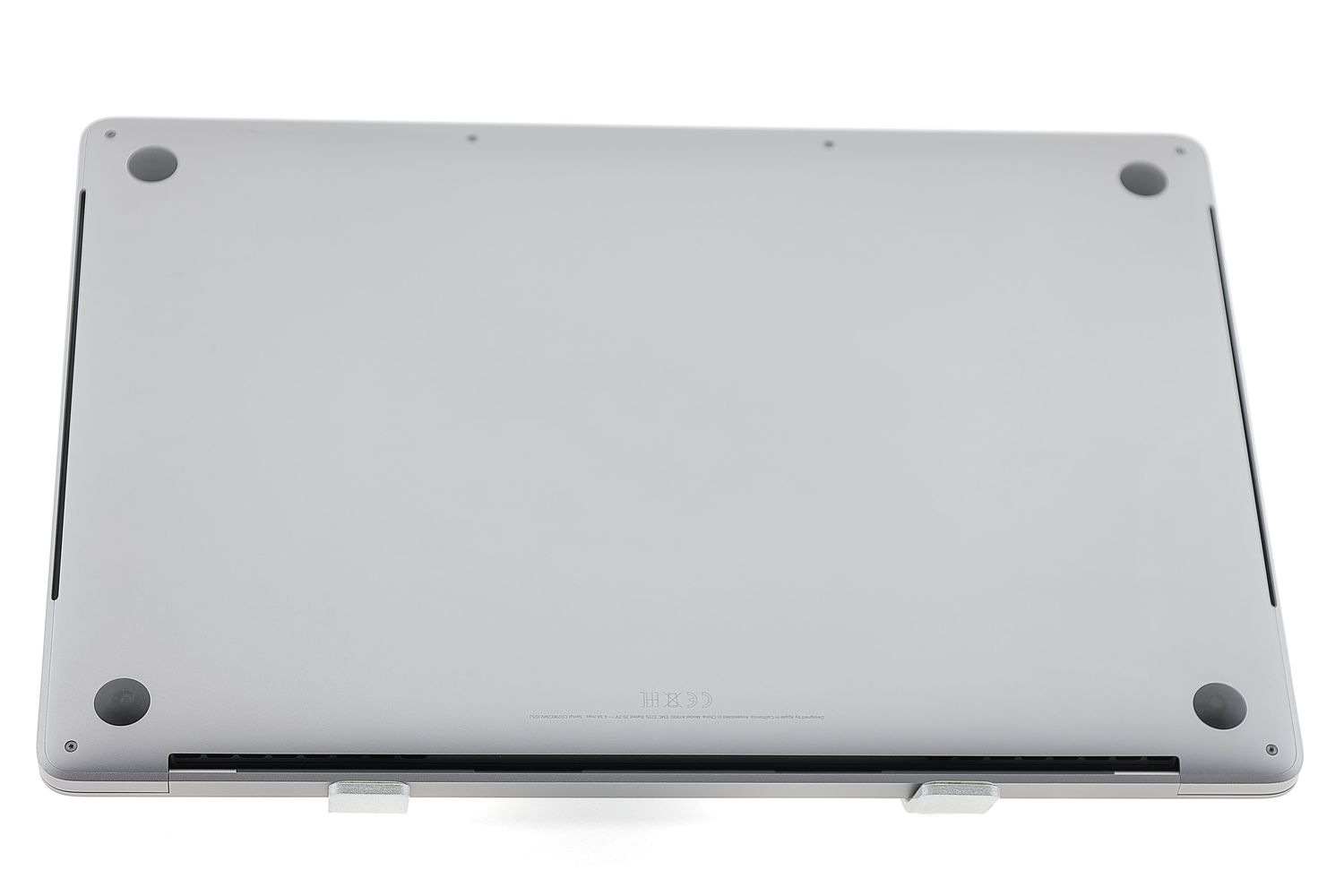 Apple MacBook Pro 15″ Touch Bar 2018, i7 2.6 GHz, 16 GB, AMD Radeon Pro 560X 512 GB Space Gray - Като нов