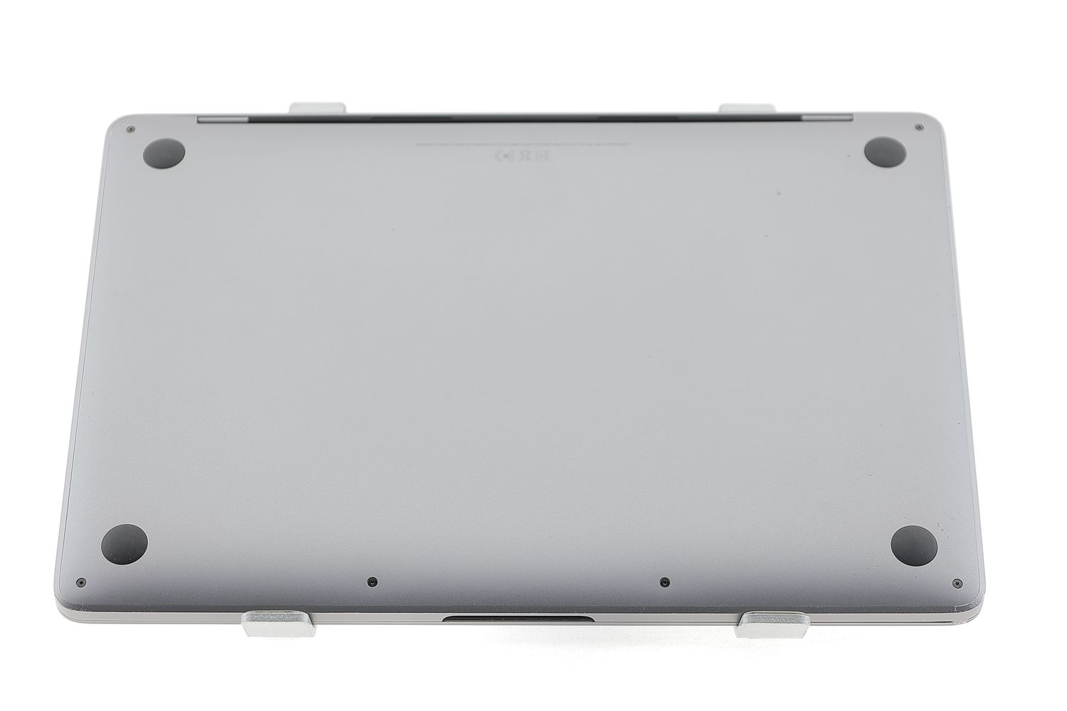 Apple MacBook Pro 13″ 2022, M2 8 Cores, 8 GB, 10 core GPU 512 GB Space Gray - Много добро
