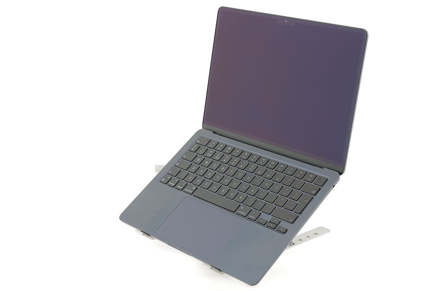 Apple MacBook Air 13″ 2022, M2 8 Cores, 16 GB, 8 core GPU 256 GB Midnight - Ca nou