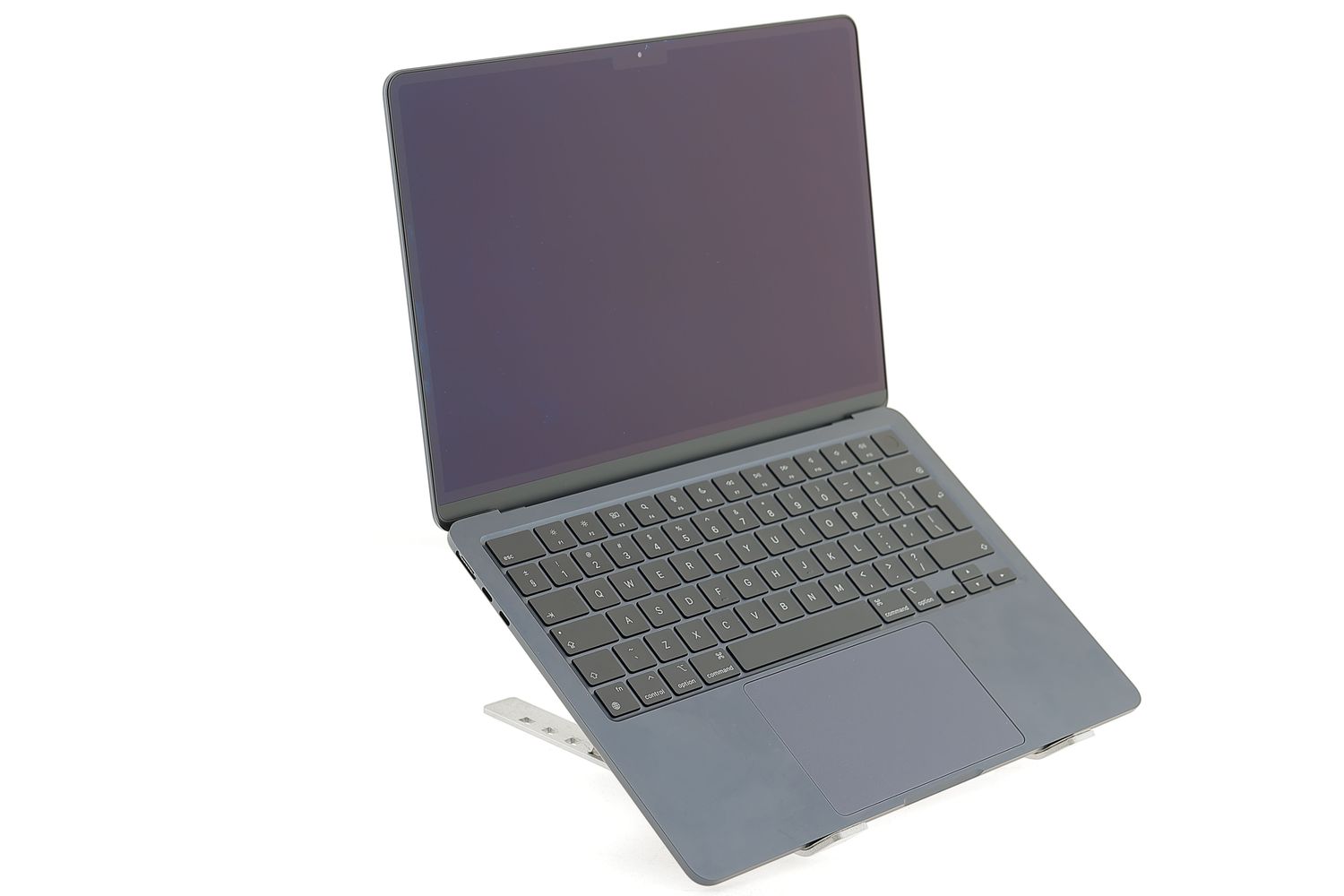 Apple MacBook Air 13″ 2024, M3 8 Cores, 8 GB, 8 core GPU 256 GB Midnight - Újszerű