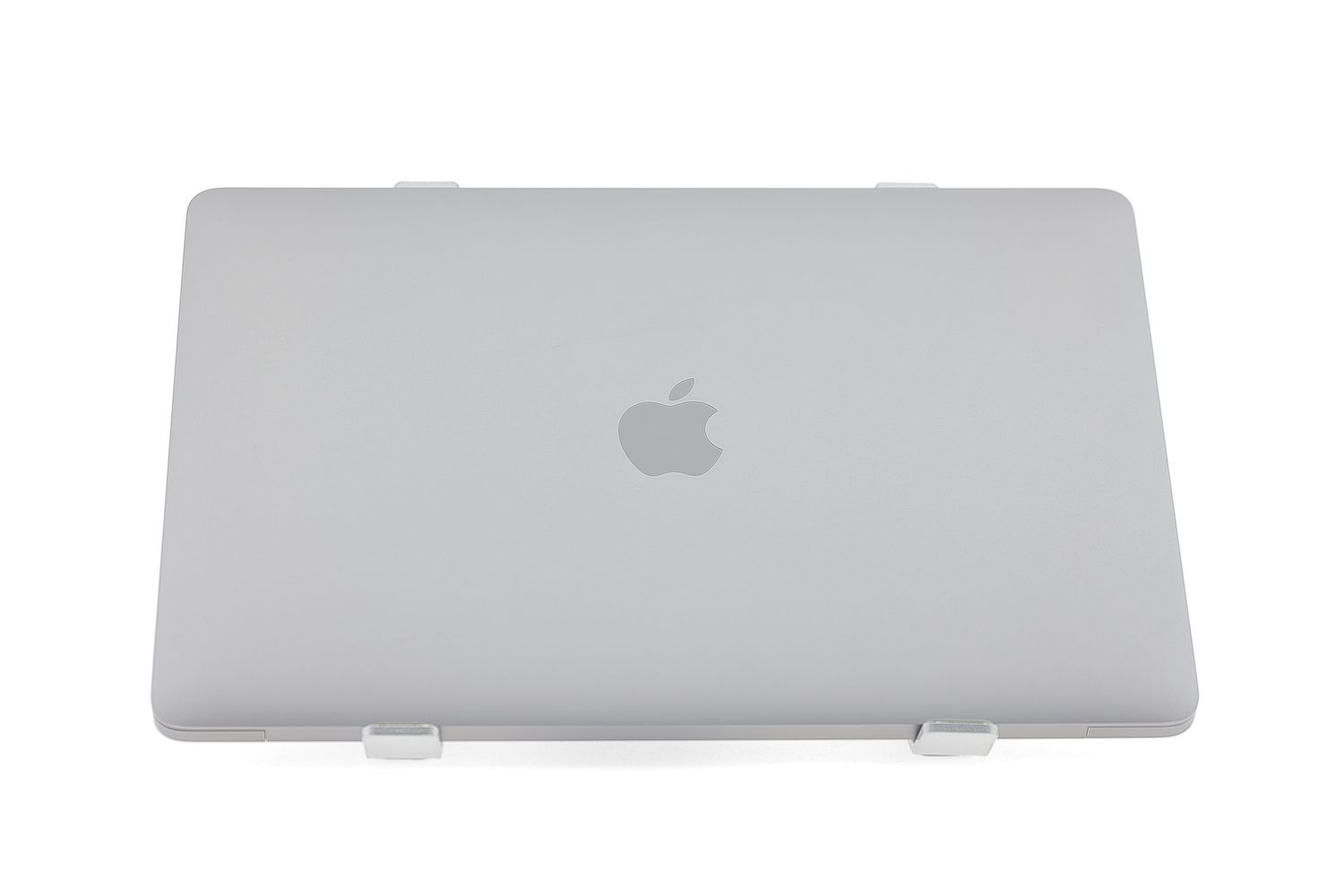 Apple MacBook Pro 13″ Touch Bar 2020, i5 1.4 GHz, 8 GB, Intel Iris Plus Graphics 645 256 GB Space Gray - Много добро