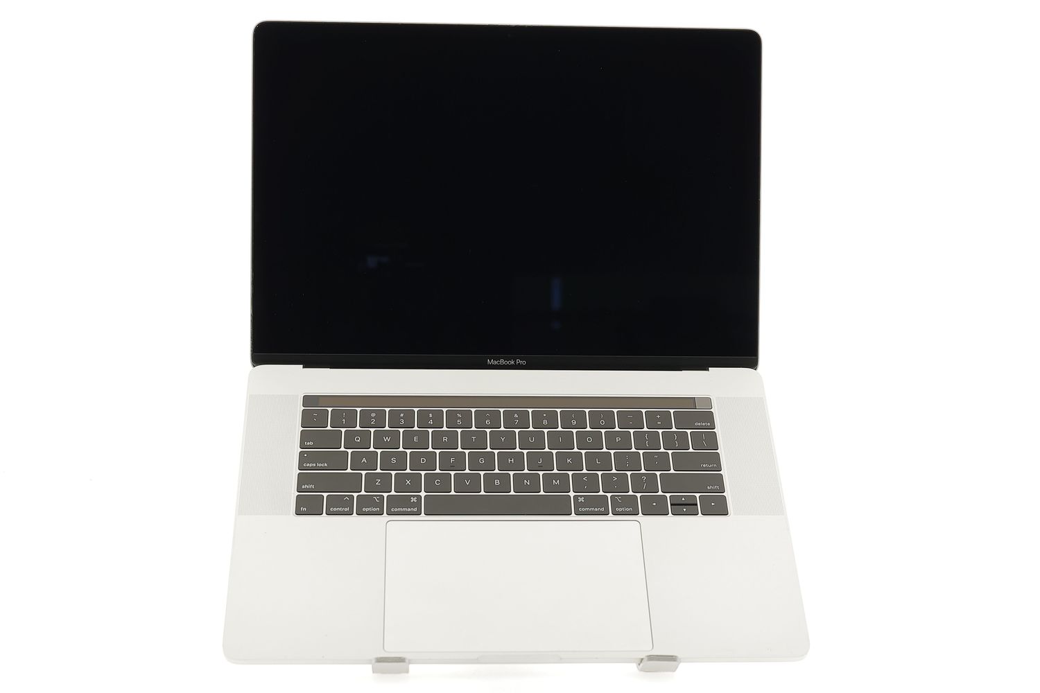 Apple MacBook Pro 15″ Touch Bar 2019, i7 2.6 GHz, 32 GB, AMD Radeon Pro 555X 512 GB Silver - Отлично