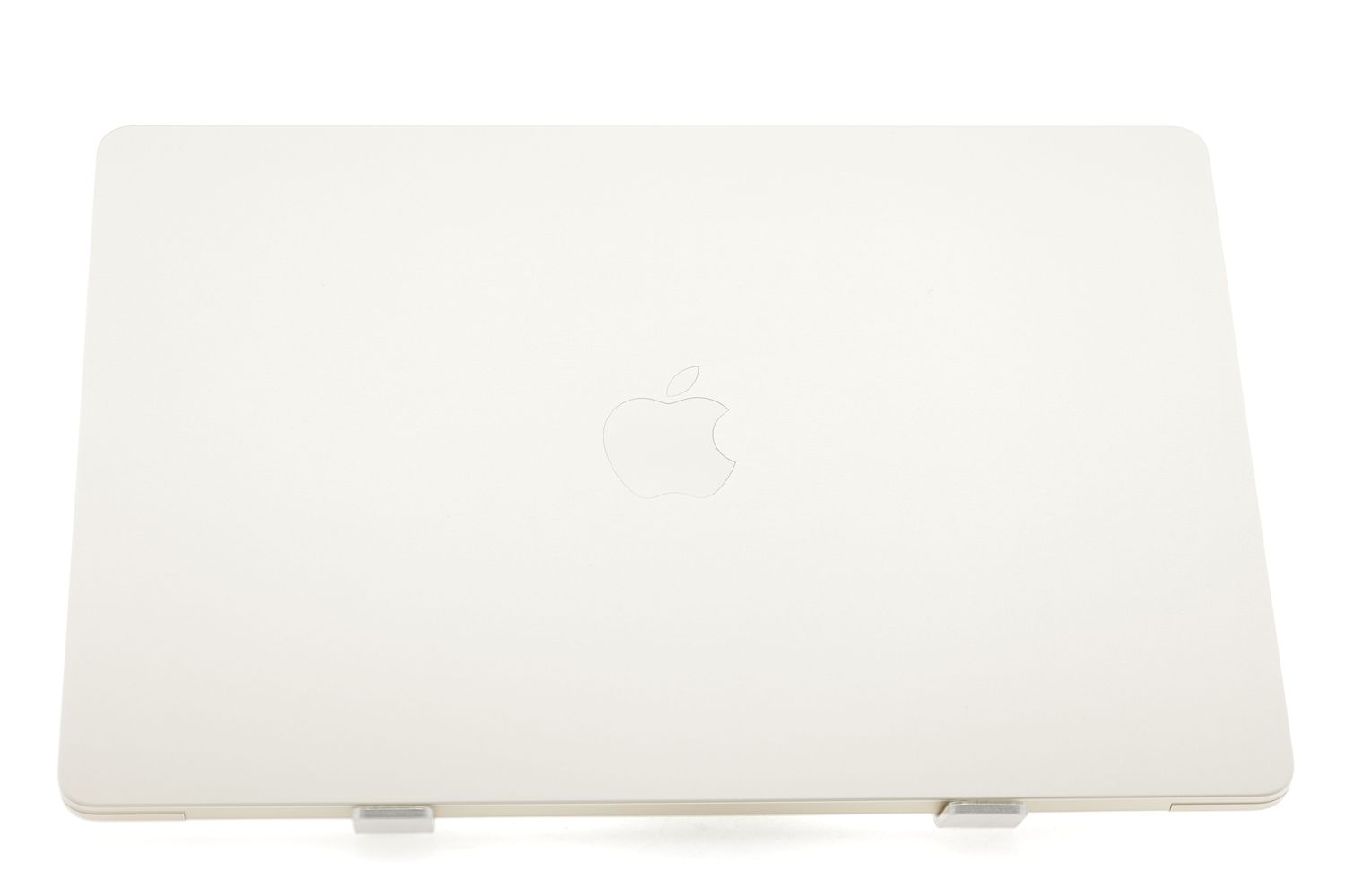 Apple MacBook Air 15″ 2023, M2 8 Cores, 16 GB, 10 core GPU 256 GB Starlight - Ca nou