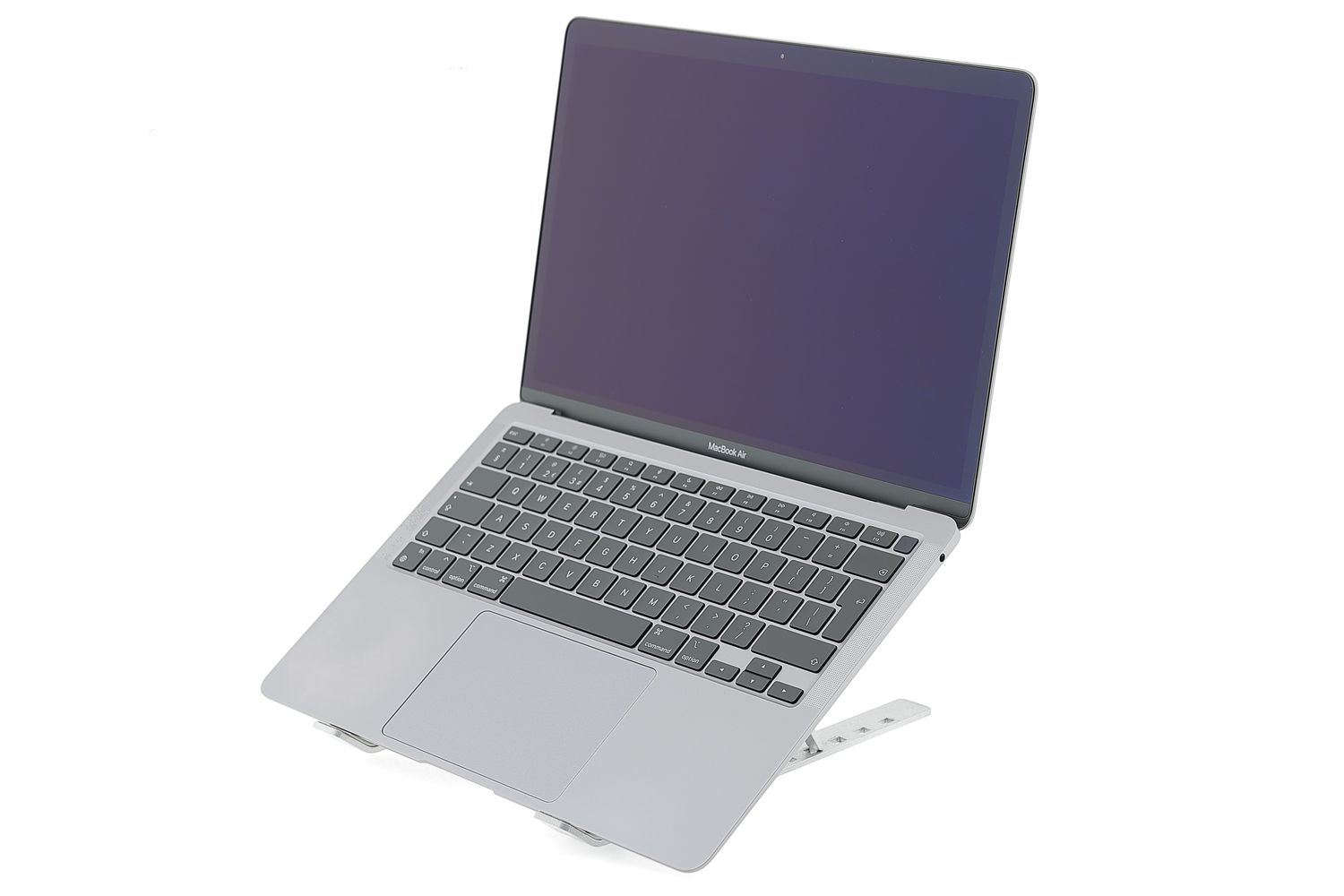 Apple MacBook Air 13″ 2020, i3 1.1 GHz, 8 GB, Intel Iris Plus 256 GB Space Gray - Foarte bun