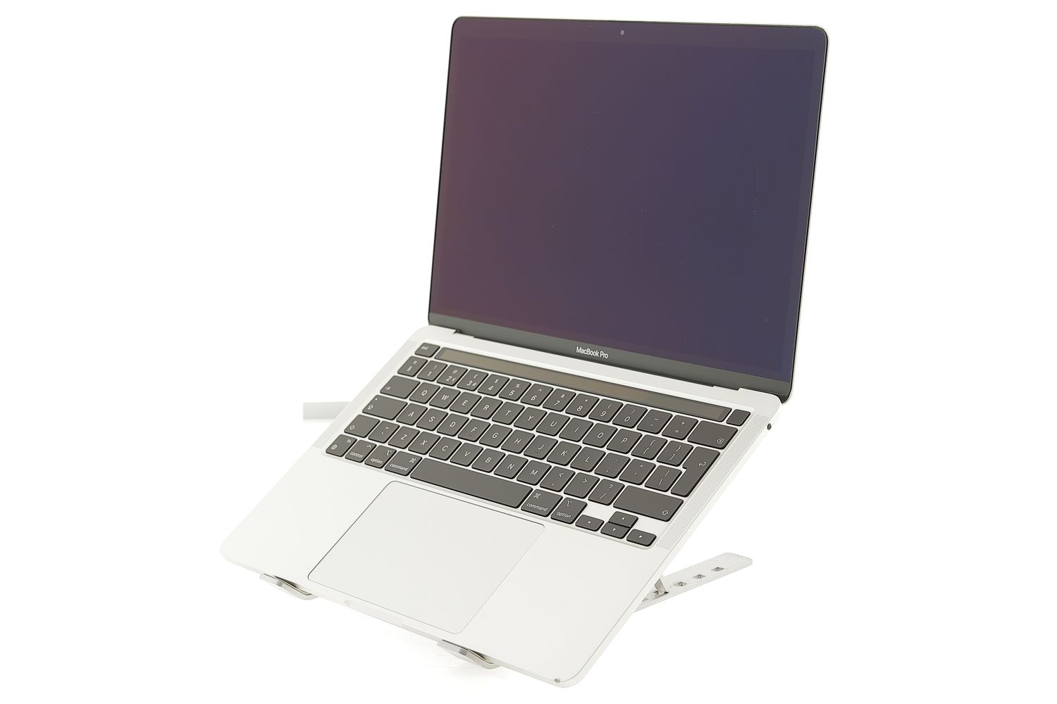 Apple MacBook Pro 13″ 2022, M2 8 Cores, 8 GB, 10 core GPU 256 GB Silver - Много добро