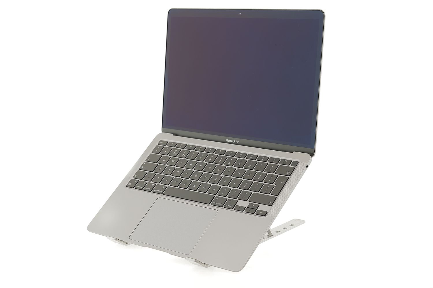 Apple MacBook Air 13″ 2020, M1 8 Cores, 16 GB, 7 core GPU 256 GB Space Gray - Много добро