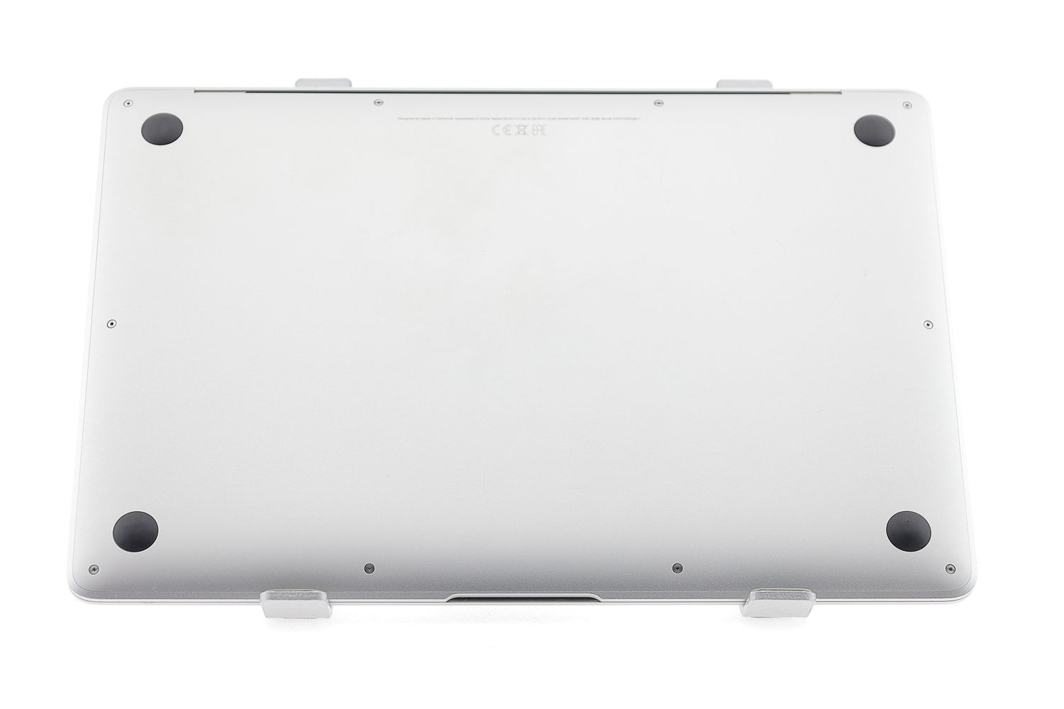 Apple MacBook Air 13″ 2020, M1 8 Cores, 8 GB, 7 core GPU 256 GB Silver - Много добро