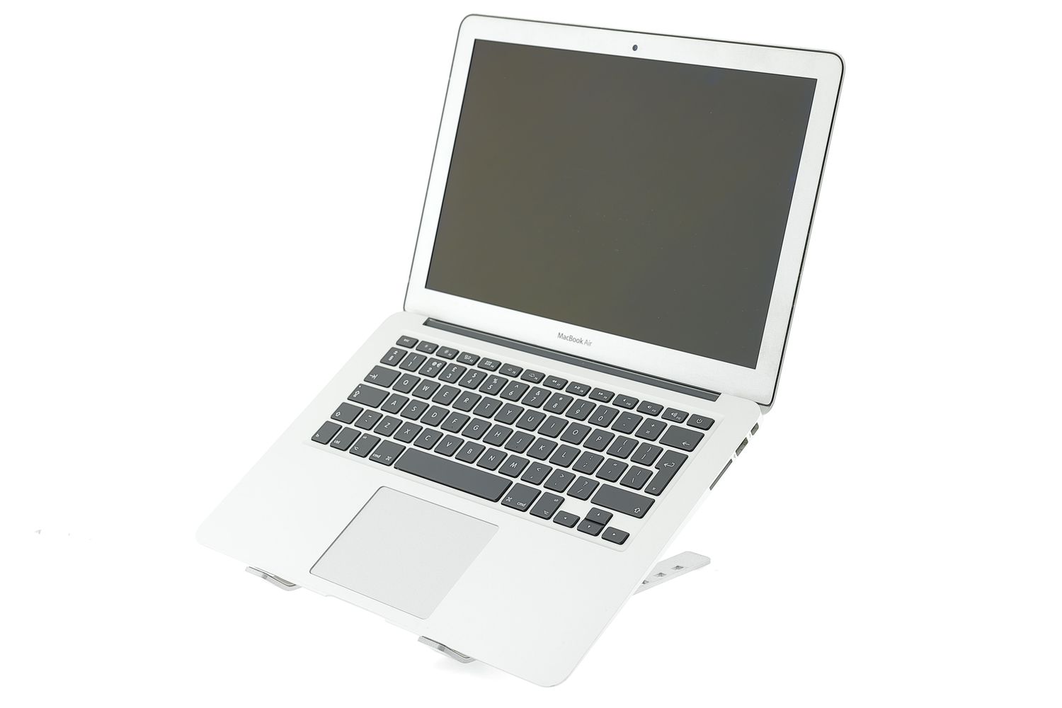 Apple MacBook Air 13″ 2017, i5 1.8 GHz, 8 GB, HD Graphics 6000 128 GB Silver - Много добро