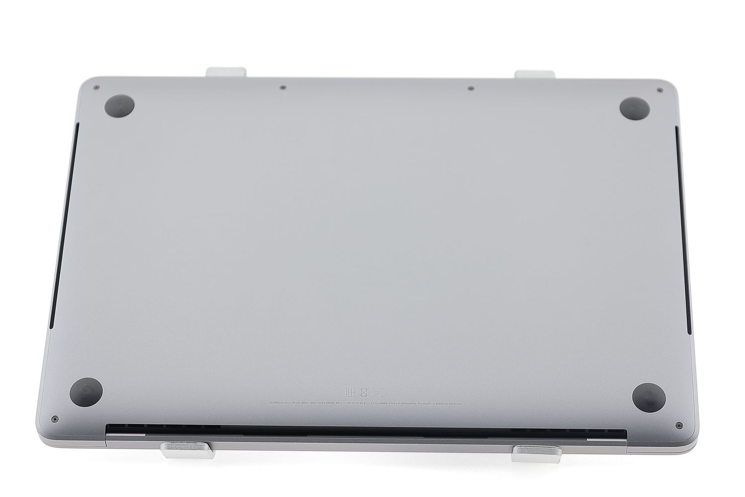 Apple MacBook Pro 13″ Touch Bar 2020, i7 2.3 GHz, 16 GB, Intel Iris Plus Graphics 512 GB Space Gray - Отлично