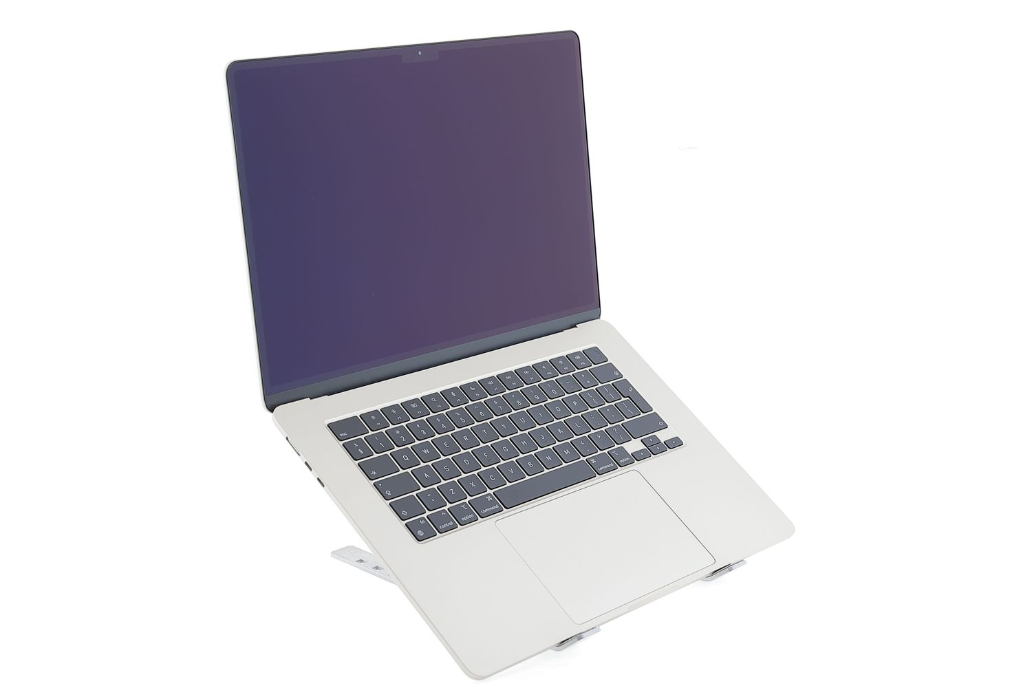 Apple MacBook Air 15″ 2024, M3 8 Cores, 16 GB, 10 core GPU 256 GB Starlight