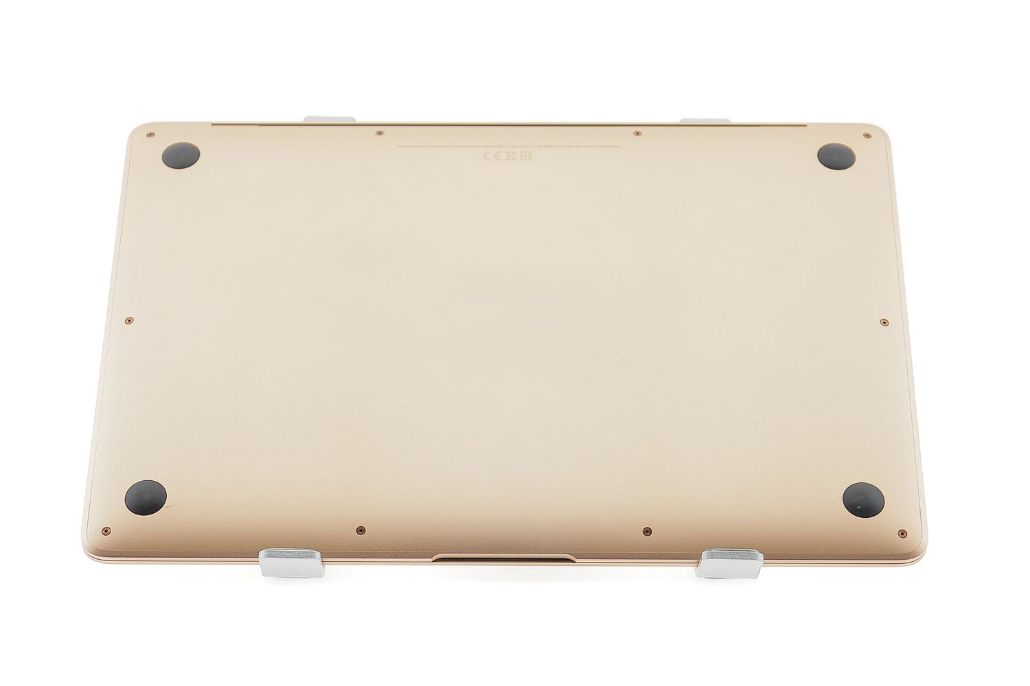 Apple MacBook Air 13″ 2020, M1 8 Cores, 8 GB, 7 core GPU 256 GB Gold - Отлично
