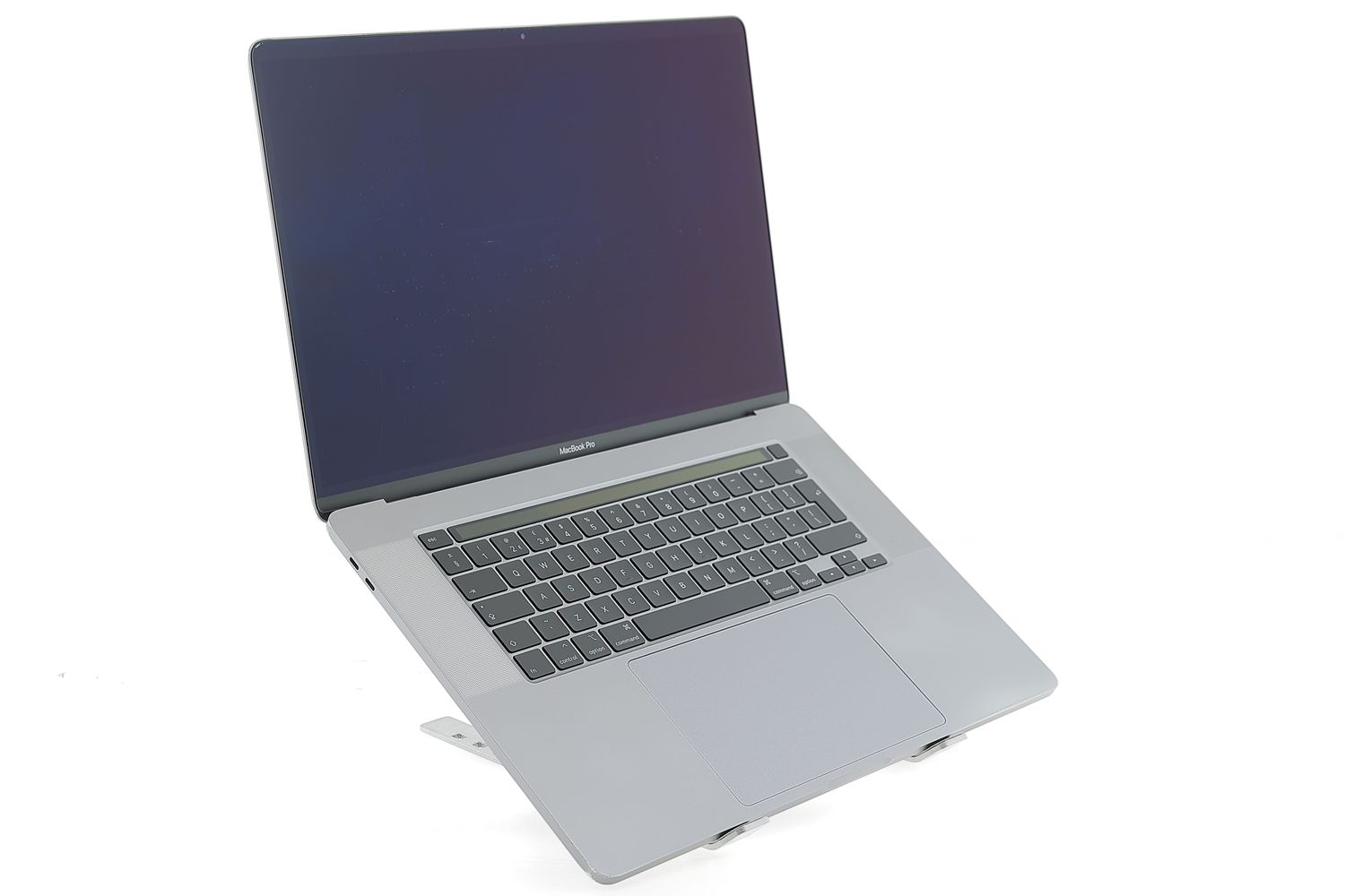 Apple MacBook Pro 16″ Touch Bar 2019, i7 2.6 GHz, 16 GB, AMD Radeon Pro 5300M 512 GB Space Gray - Добро