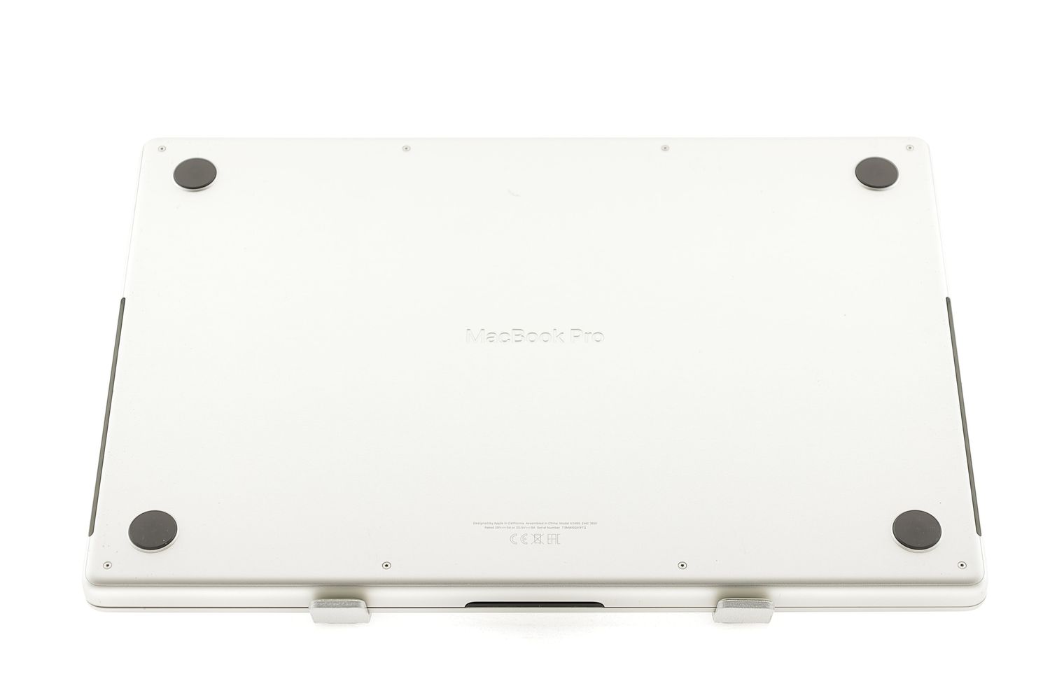 Apple MacBook Pro 16″ 2021, M1 Pro 10 Cores, 16 GB, 16 core GPU 512 GB Silver - Excelent