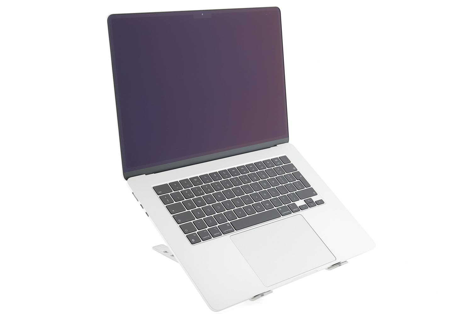 Apple MacBook Air 15″ 2024, M3 8 Cores, 8 GB, 10 core GPU 256 GB Silver - Újszerű
