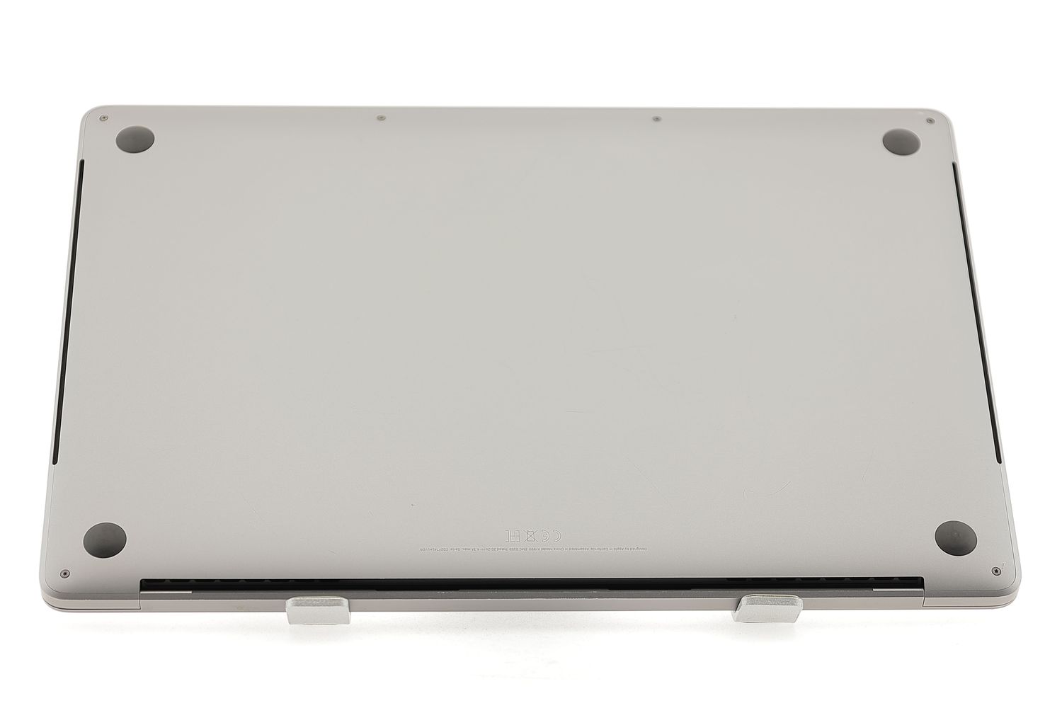 Apple MacBook Pro 15″ Touch Bar 2019, i9 2.3 GHz, 32 GB, AMD Radeon Pro Vega 16 1 TB Space Gray - Excelent