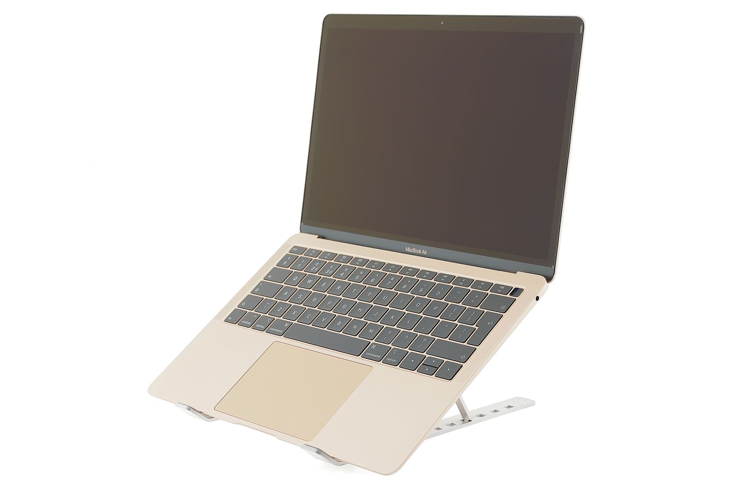 Apple MacBook Air 13″ 2019, i5 1.6 GHz, 8 GB, Intel UHD Graphics 617 256 GB Gold - Foarte bun
