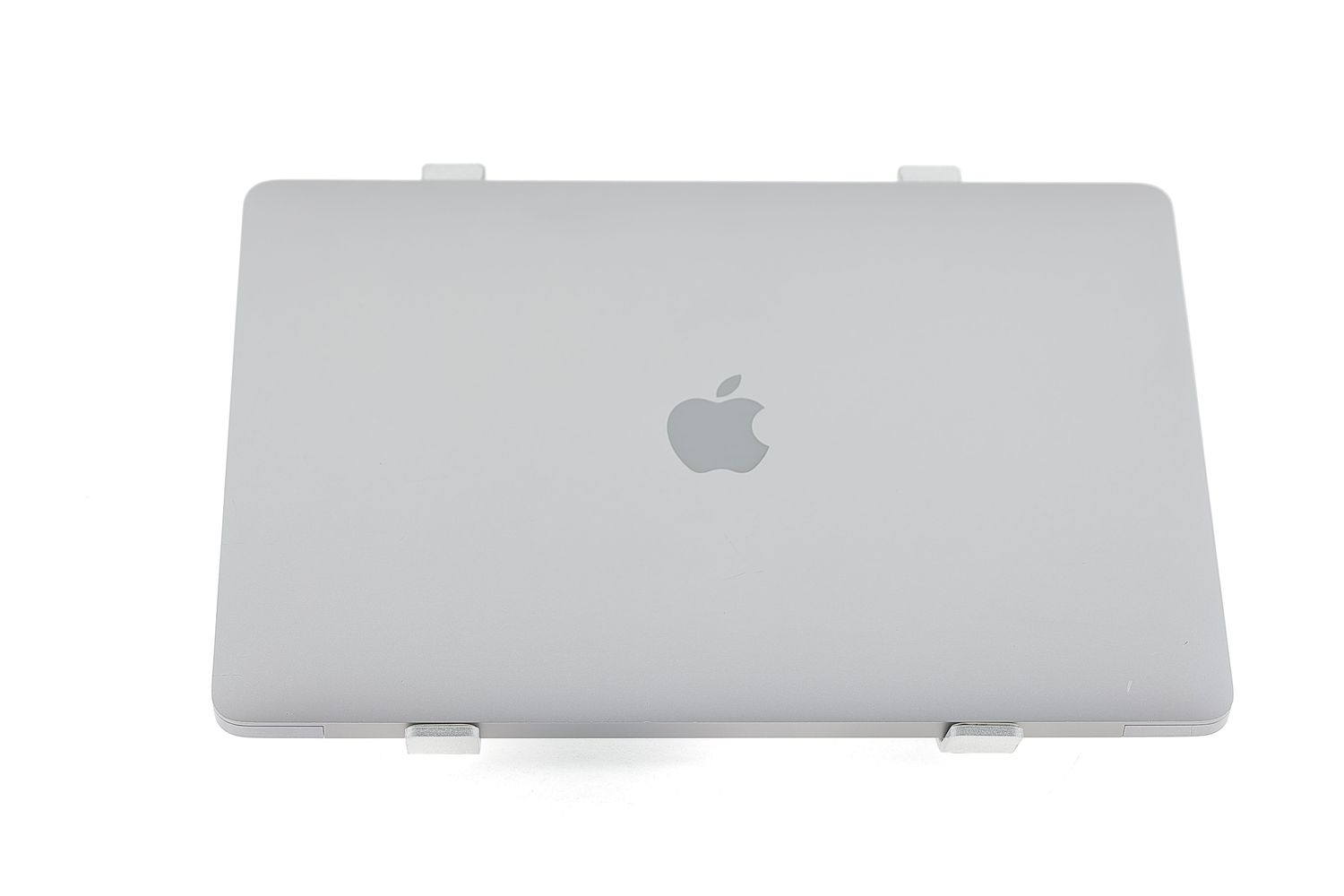 Apple MacBook Air 13″ 2020, i5 1.1 GHz, 8 GB, Intel Iris Plus 256 GB Space Gray - Jó