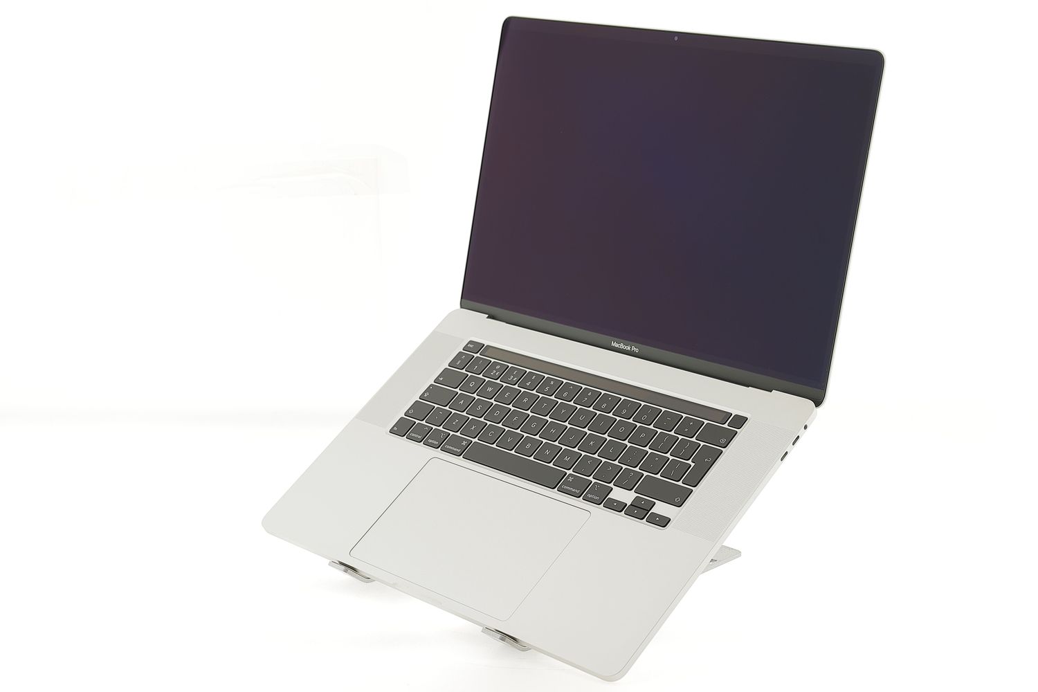 Apple MacBook Pro 16″ Touch Bar 2019, i7 2.6 GHz, 16 GB, AMD Radeon Pro 5300M 512 GB Silver - Nagyon jó