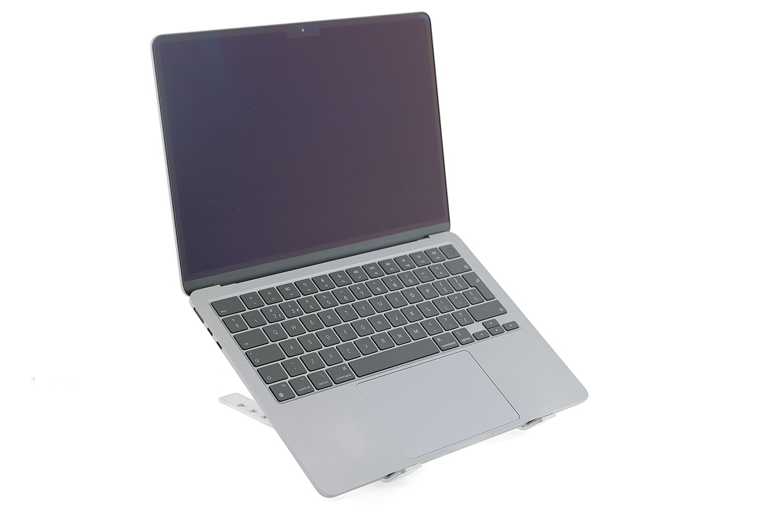 Apple MacBook Air 13″ 2024, M3 8 Cores, 8 GB, 8 core GPU 256 GB Space Gray - Отлично