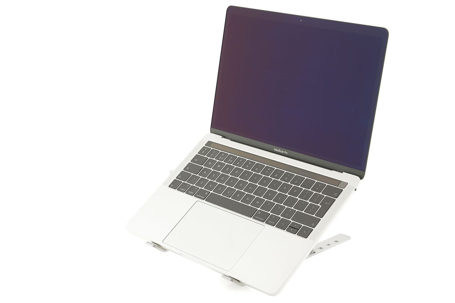 Apple MacBook Pro 13″ Touch Bar 2019, i5 1.4 GHz, 8 GB, Iris Plus Graphics 645 128 GB Silver - Отлично