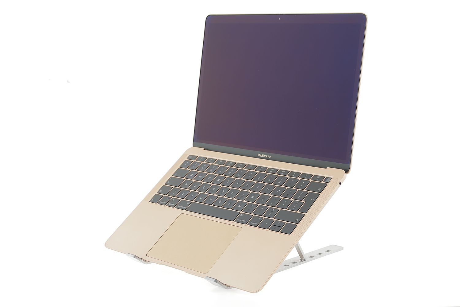 Apple MacBook Air 13″ 2019, i5 1.6 GHz, 8 GB, Intel UHD Graphics 617 128 GB Gold - Отлично