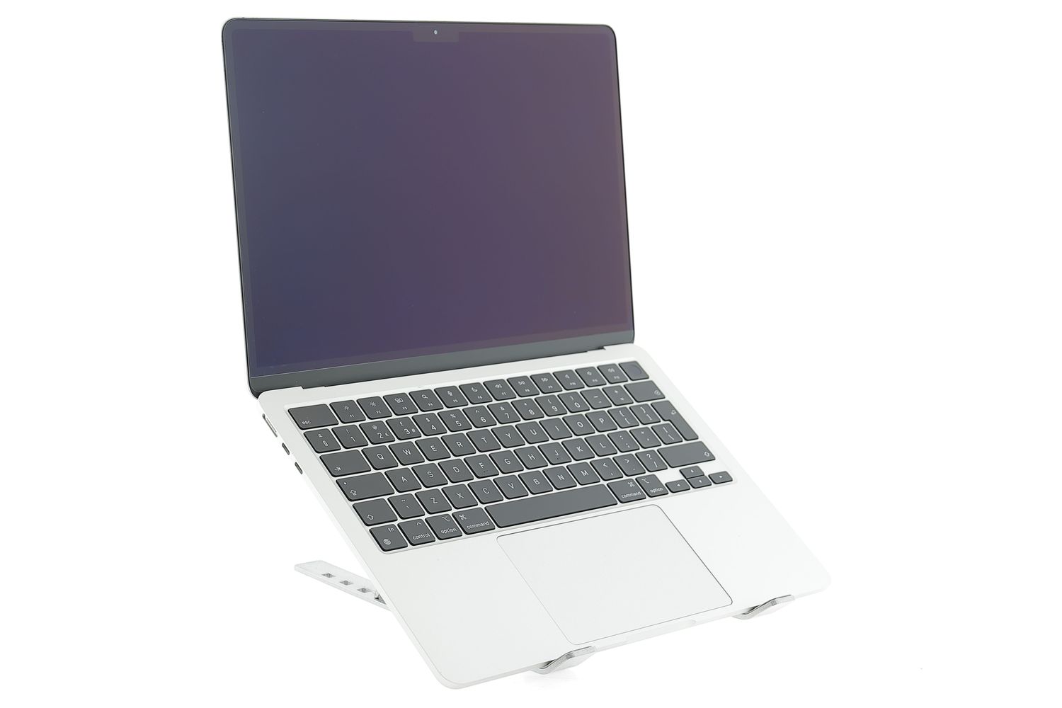 Apple MacBook Air 13″ 2022, M2 8 Cores, 8 GB, 8 core GPU 256 GB Silver - Újszerű