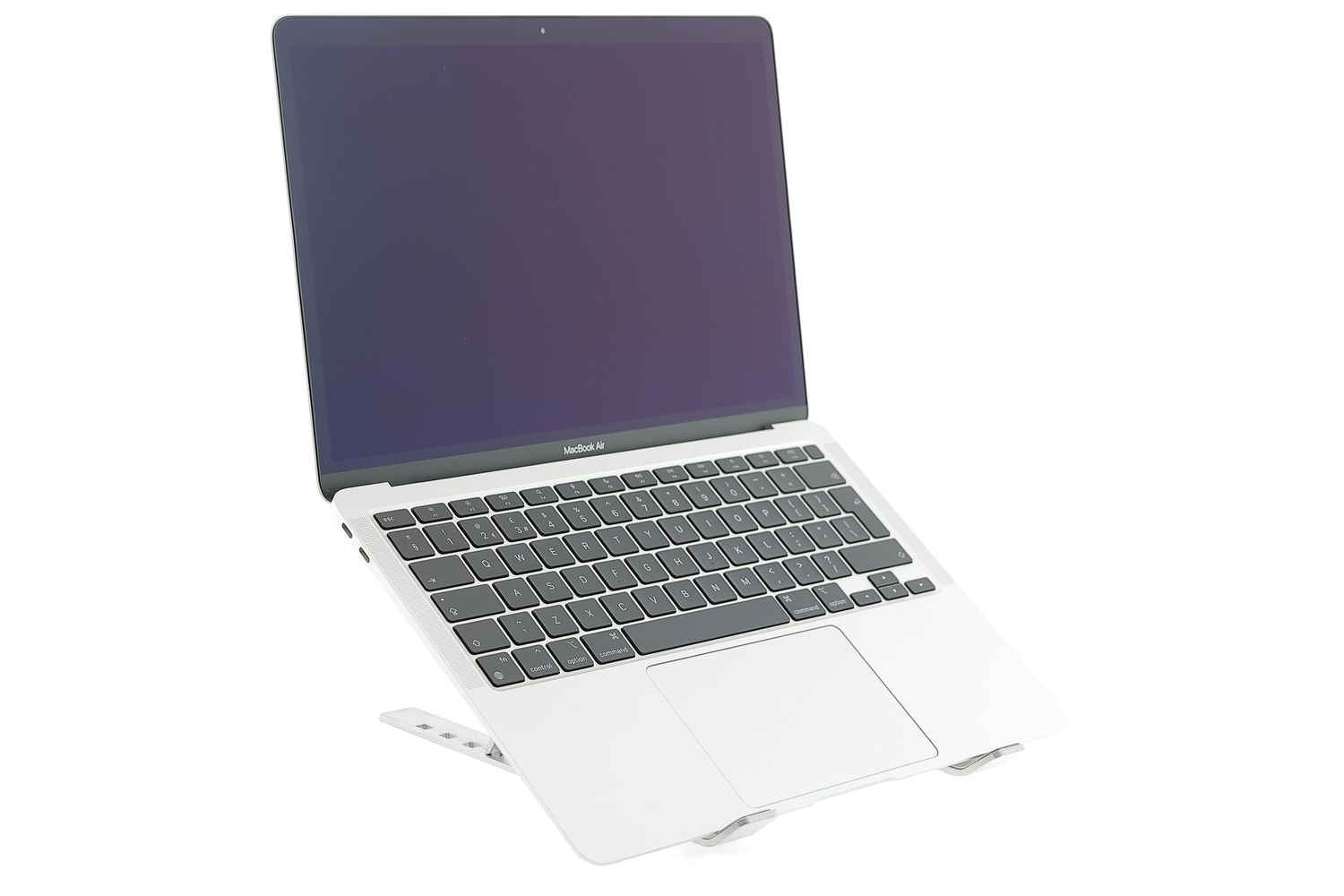 Apple MacBook Air 13″ 2020, M1 8 Cores, 8 GB, 7 core GPU 256 GB Silver - Отлично