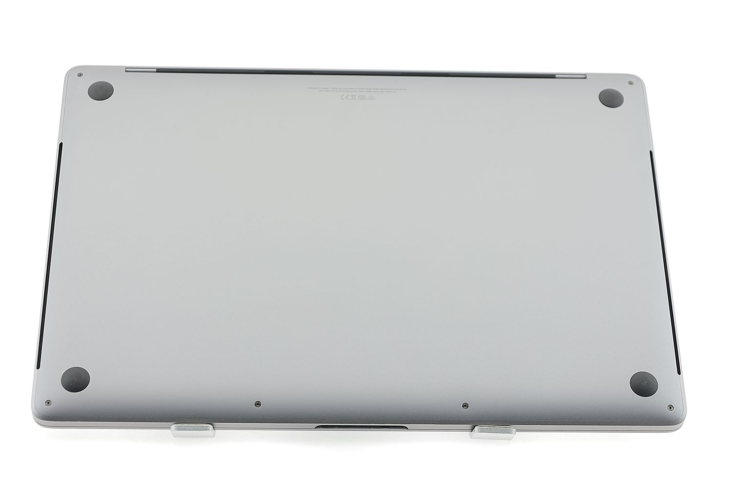 Apple MacBook Pro 15″ Touch Bar 2019, i9 2.4 GHz, 32 GB, AMD Radeon Pro Vega 20 1 TB Space Gray - Excelent