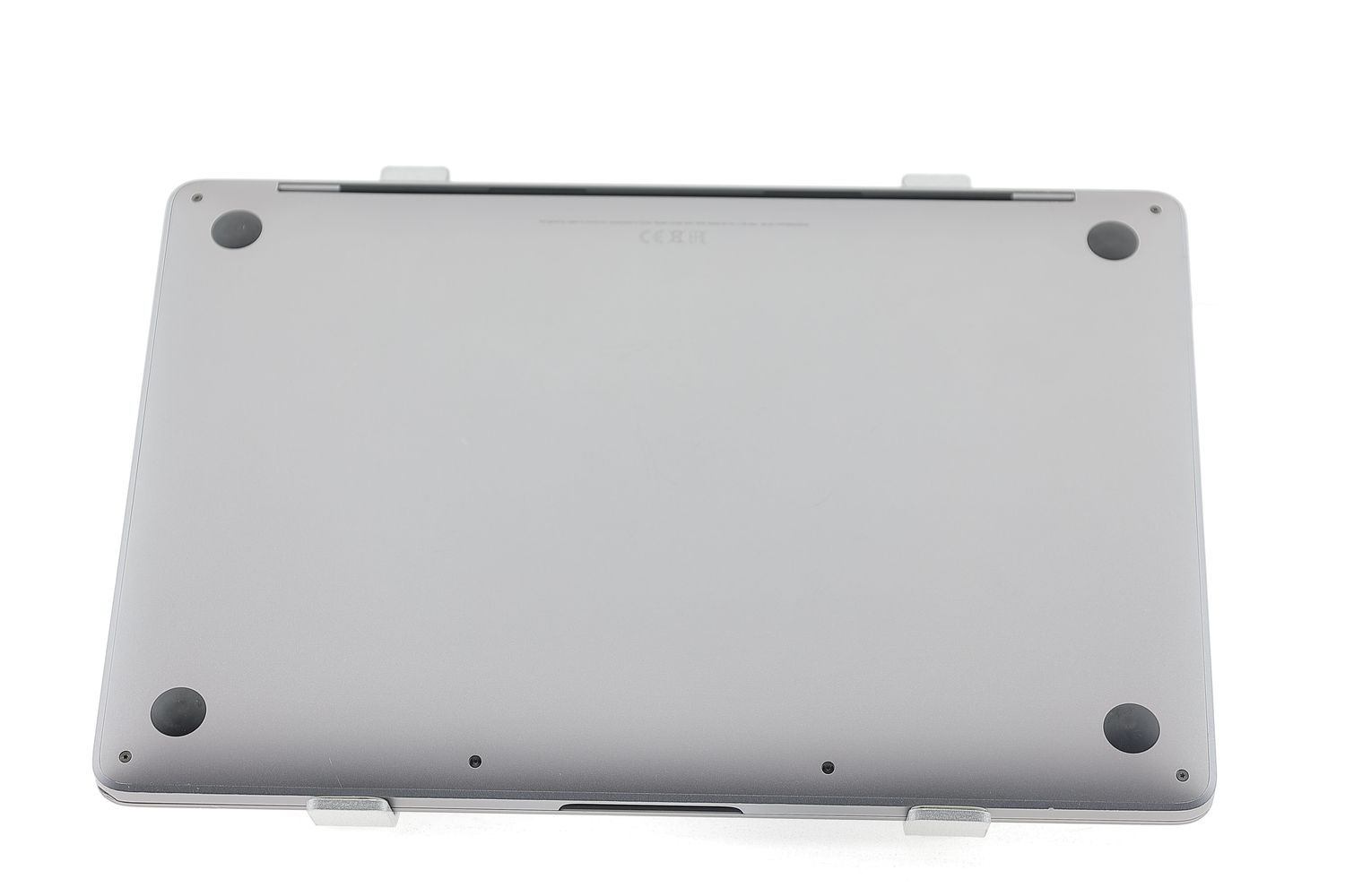 Apple MacBook Pro 13″ 2020, M1 8 Cores, 8 GB, 8 core GPU 256 GB Space Gray - Foarte bun