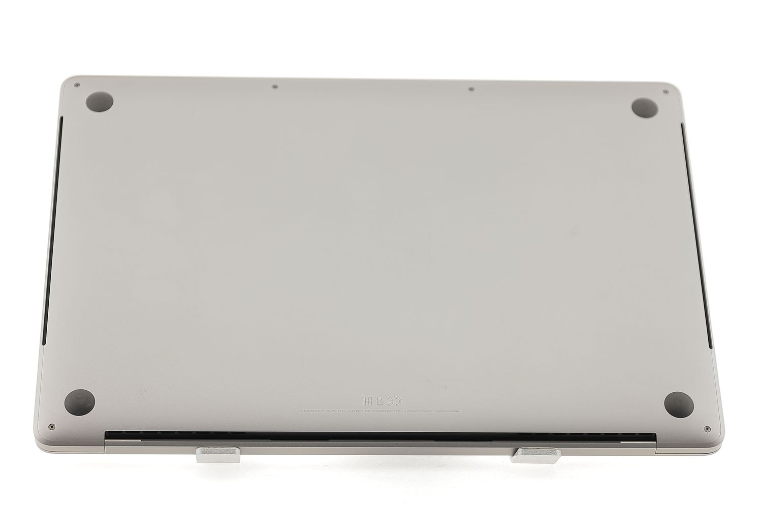 Apple MacBook Pro 15″ Touch Bar 2019, i9 2.3 GHz, 16 GB, AMD Radeon Pro 560X 512 GB Space Gray - Много добро