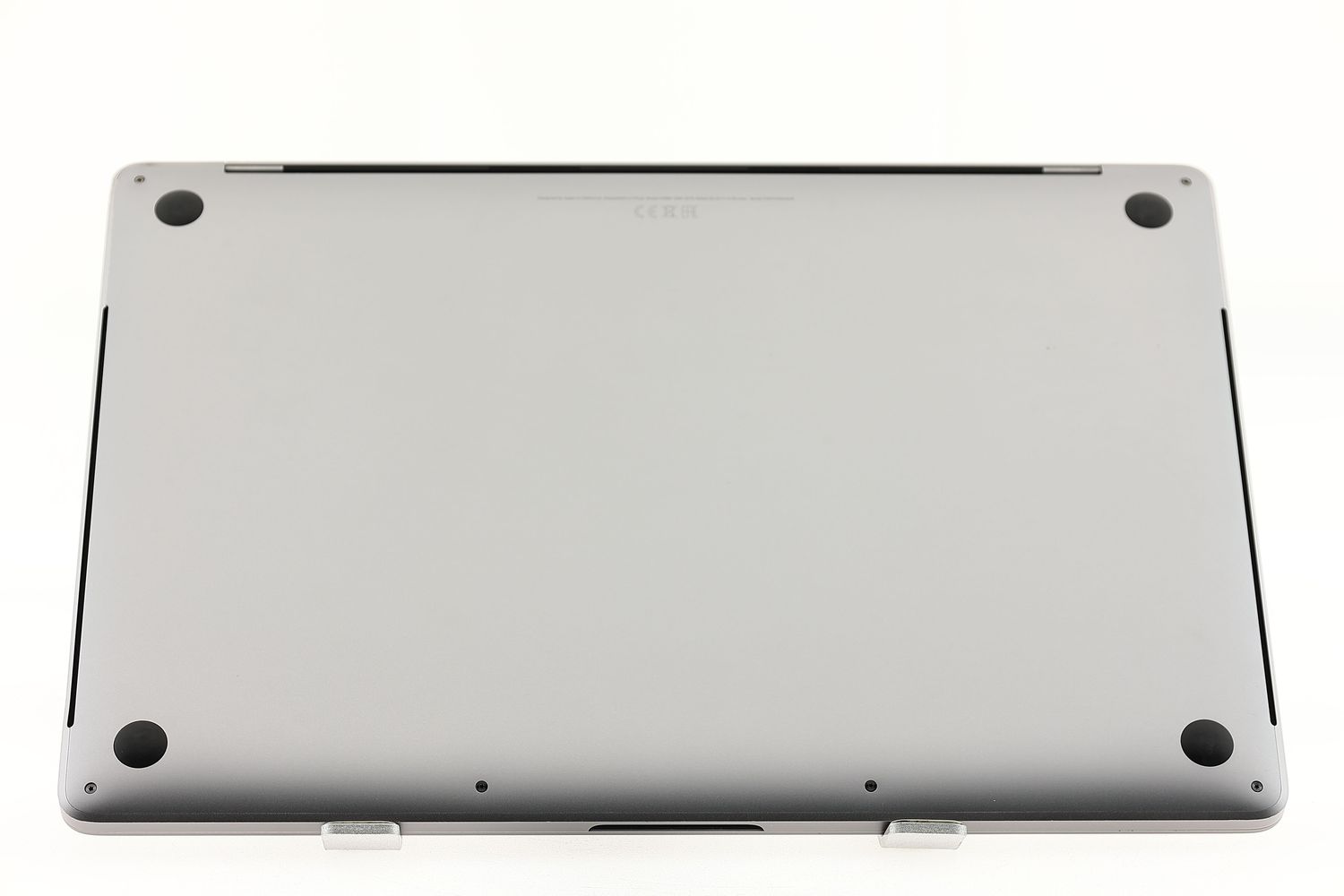 Apple MacBook Pro 15″ Touch Bar 2018, i7 2.2 GHz, 16 GB, AMD Radeon Pro 555X 512 GB Space Gray - Foarte bun
