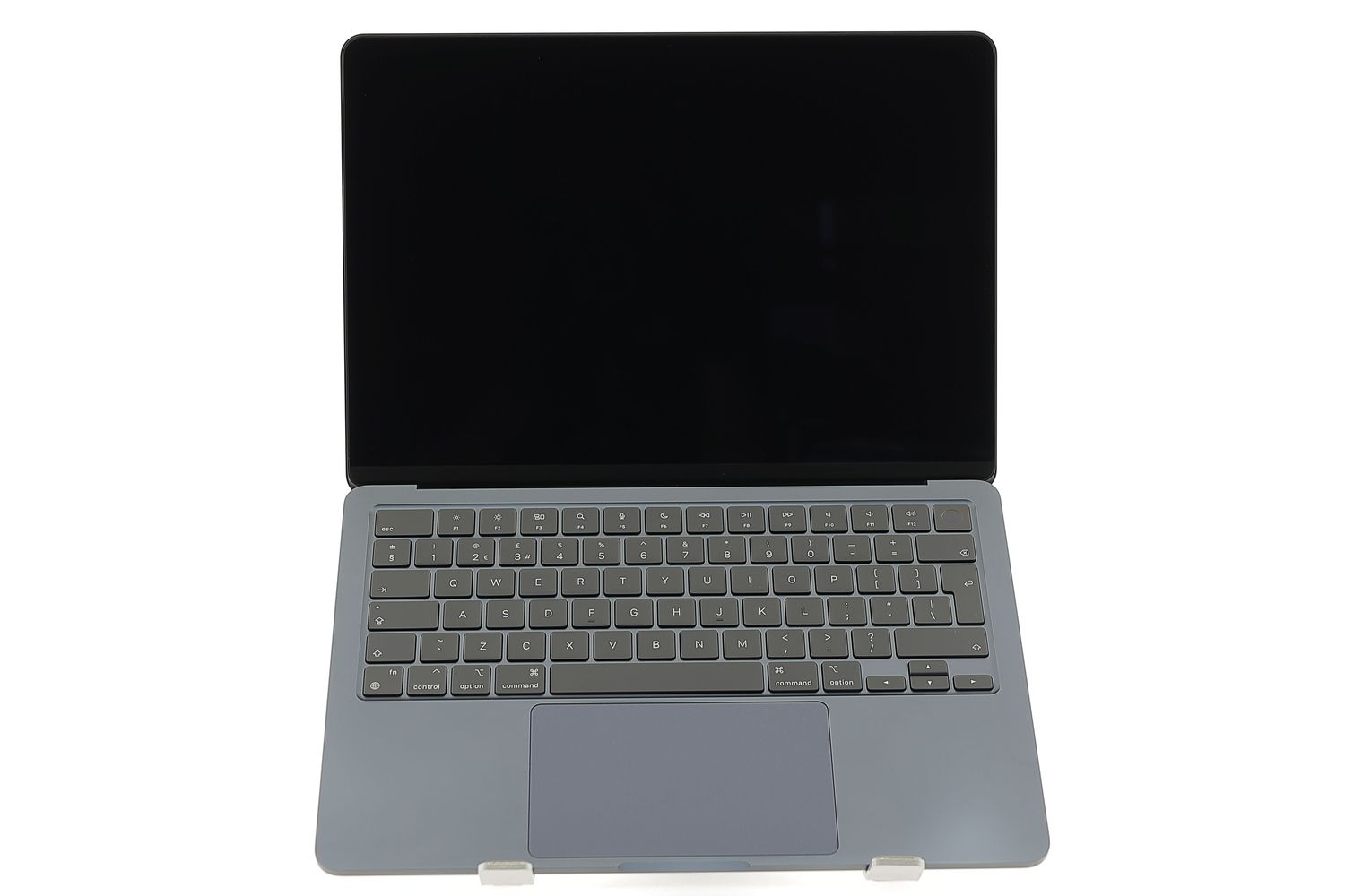 Apple MacBook Air 13″ 2022, M2 8 Cores, 8 GB, 10 core GPU 512 GB Midnight - Nagyon jó