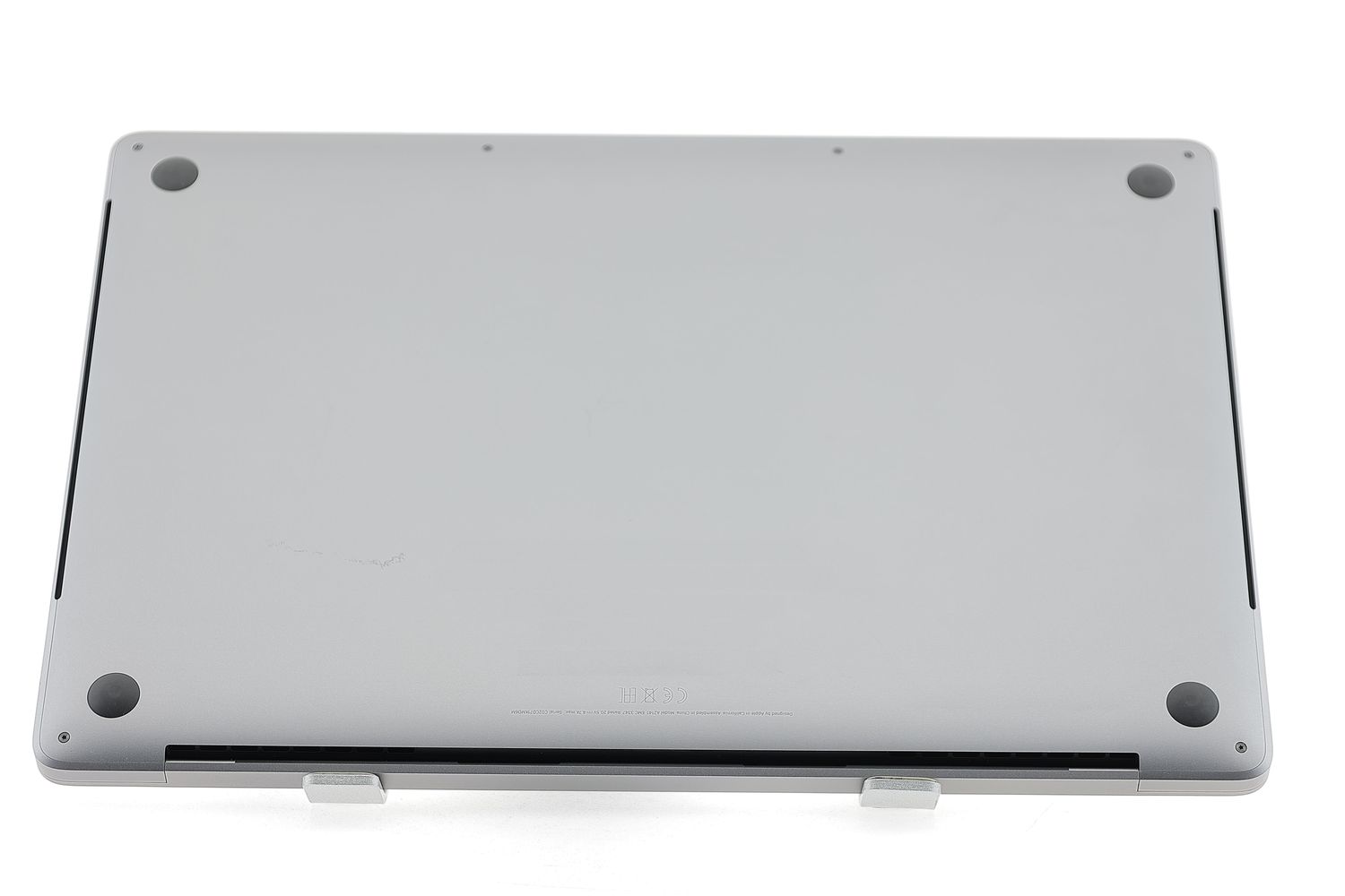 Apple MacBook Pro 16″ Touch Bar 2019, i7 2.6 GHz, 16 GB, AMD Radeon Pro 5300M 512 GB Space Gray - Отлично