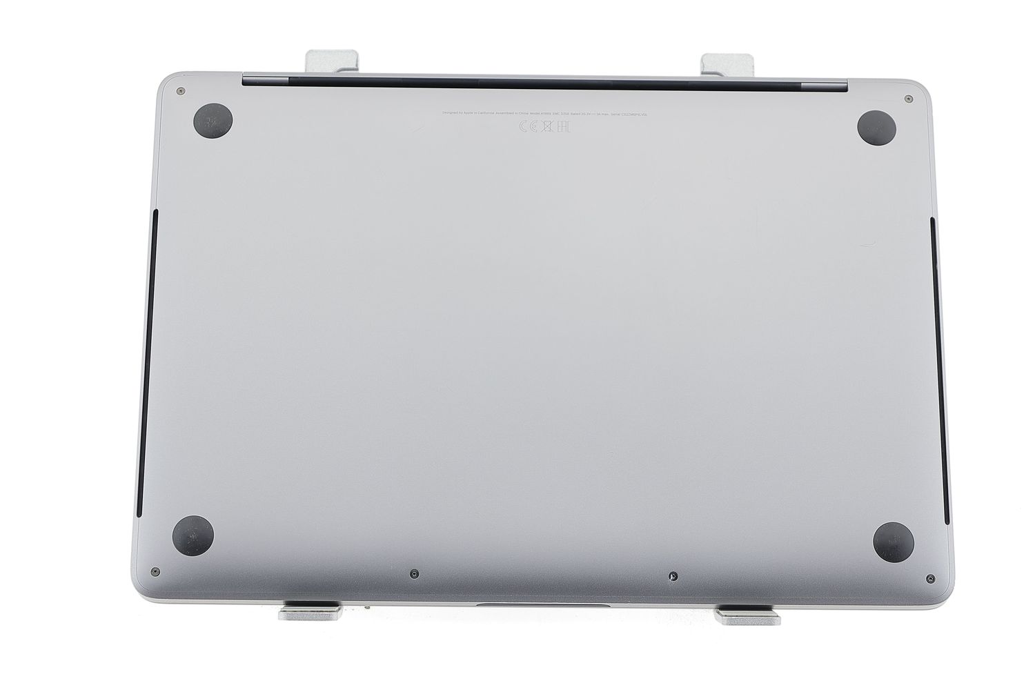 Apple MacBook Pro 13″ Touch Bar 2019, i7 2.8 GHz, 16 GB, Intel Iris Plus Graphics 655 256 GB Space Gray - Отлично