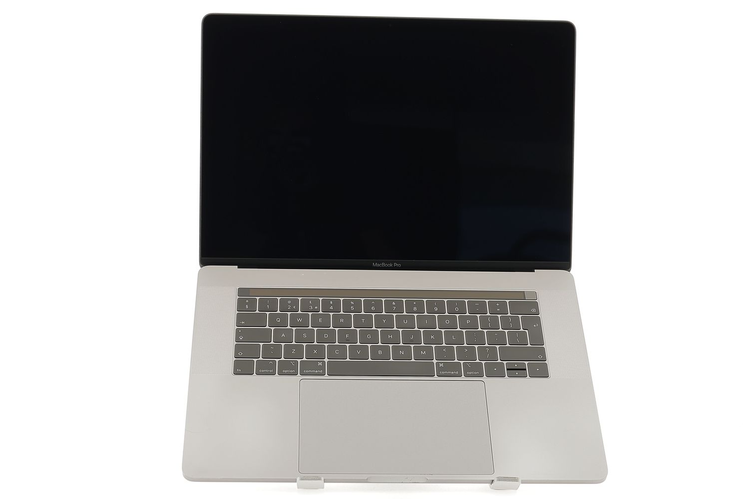 Apple MacBook Pro 15″ Touch Bar 2018, i7 2.2 GHz, 32 GB, AMD Radeon Pro 555X 512 GB Space Gray - Foarte bun