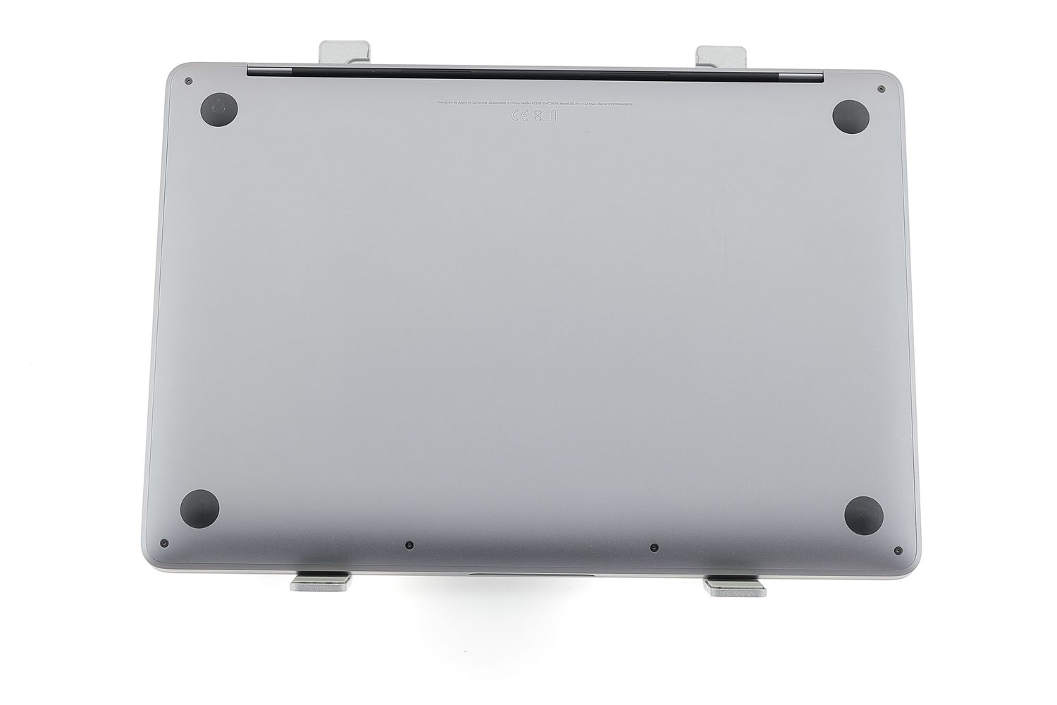 Apple MacBook Pro 13″ 2020, M1 8 Cores, 8 GB, 8 core GPU 256 GB Space Gray