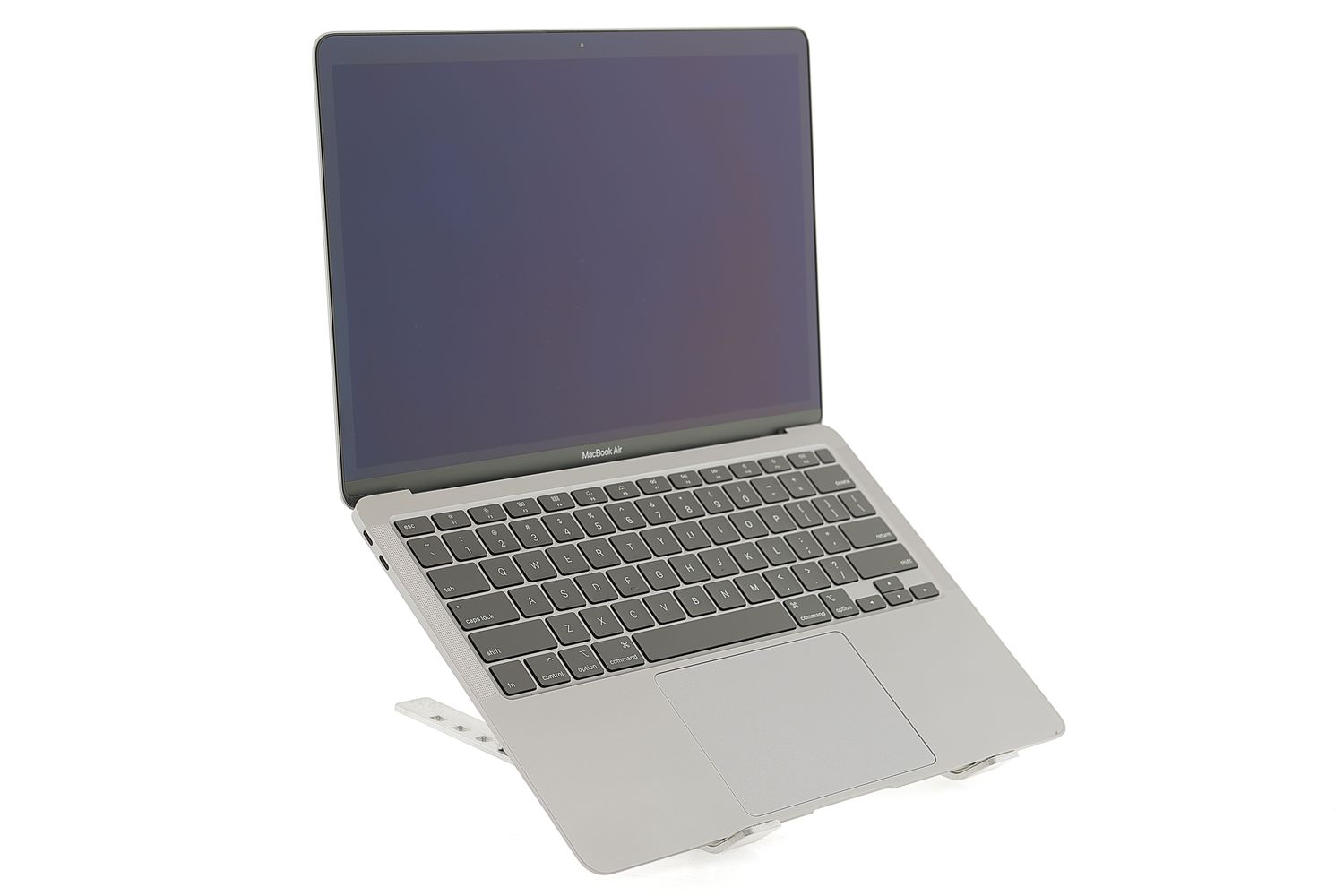 Apple MacBook Air 13″ 2020, i5 1.1 GHz, 8 GB, Intel Iris Plus 256 GB Space Gray - Отлично