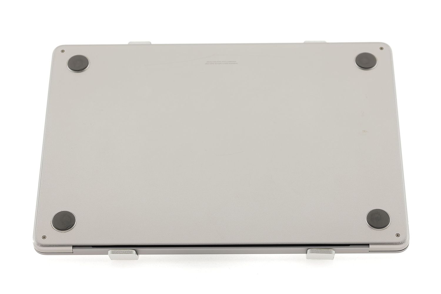 Apple MacBook Air 13″ 2022, M2 8 Cores, 8 GB, 8 core GPU 256 GB Space Gray - Много добро