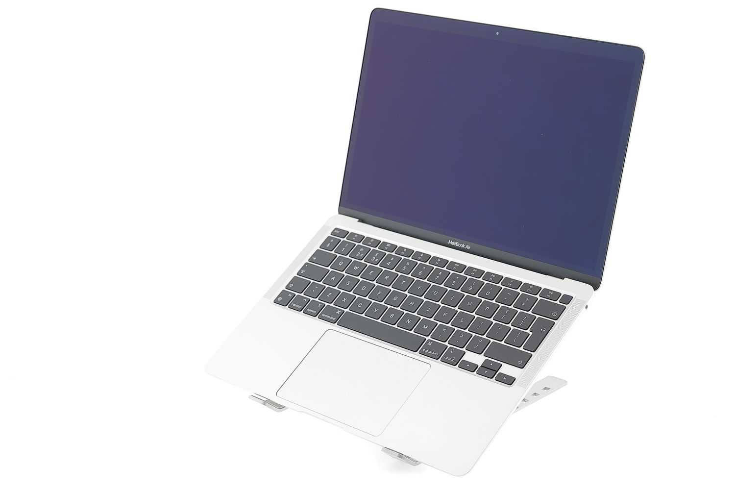 Apple MacBook Air 13″ 2020, M1 8 Cores, 8 GB, 7 core GPU 256 GB Silver