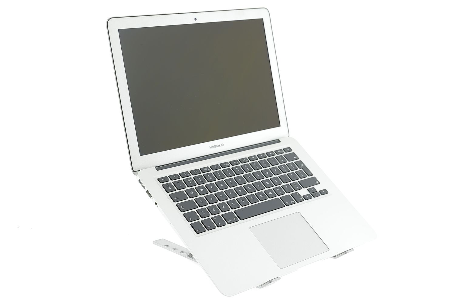 Apple MacBook Air 13″ 2017, i5 1.8 GHz, 8 GB, HD Graphics 6000 128 GB Silver - Много добро