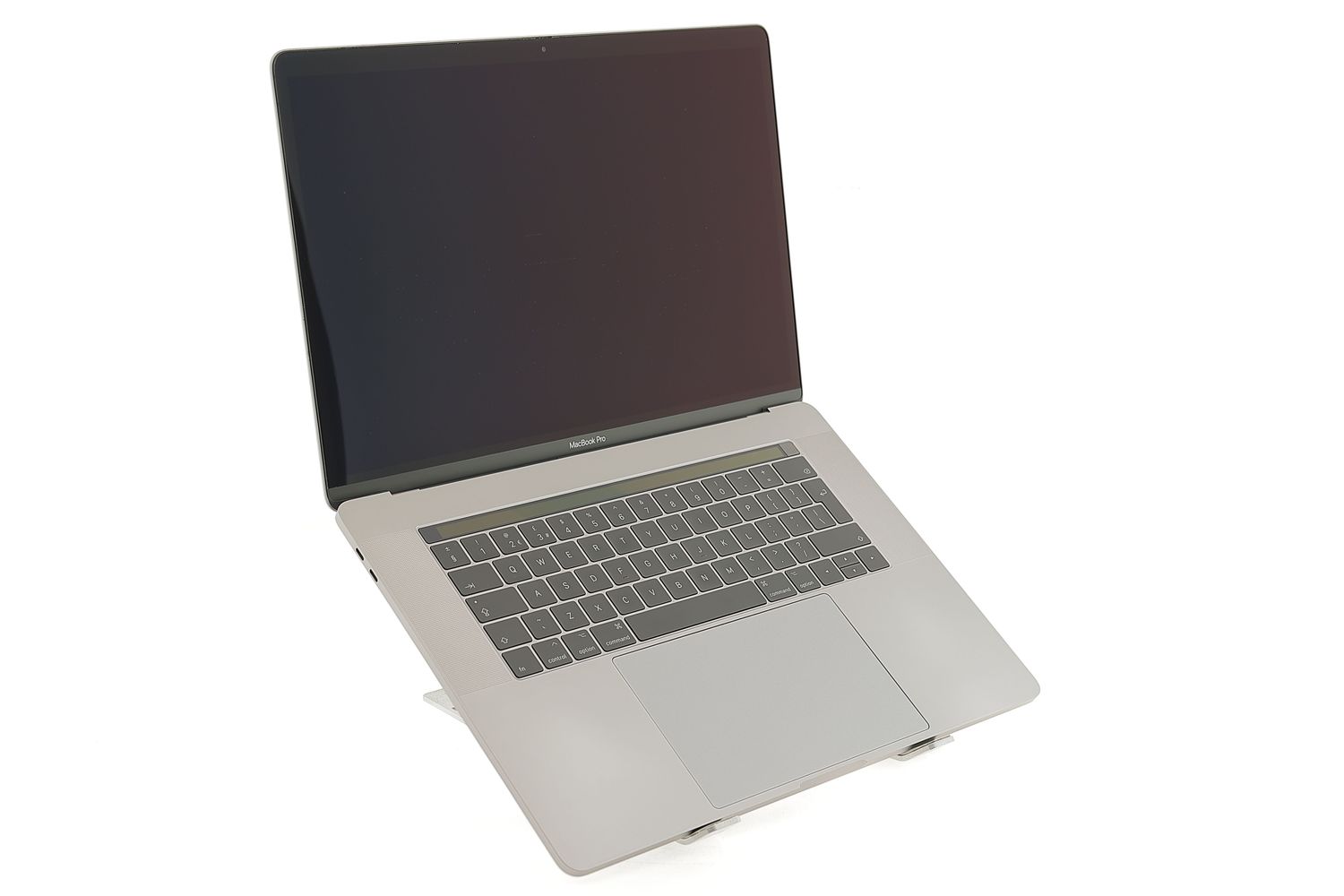 Apple MacBook Pro 15″ Touch Bar 2017, i7 2.8 GHz, 16 GB, AMD Radeon Pro 555 512 GB Space Gray - Foarte bun