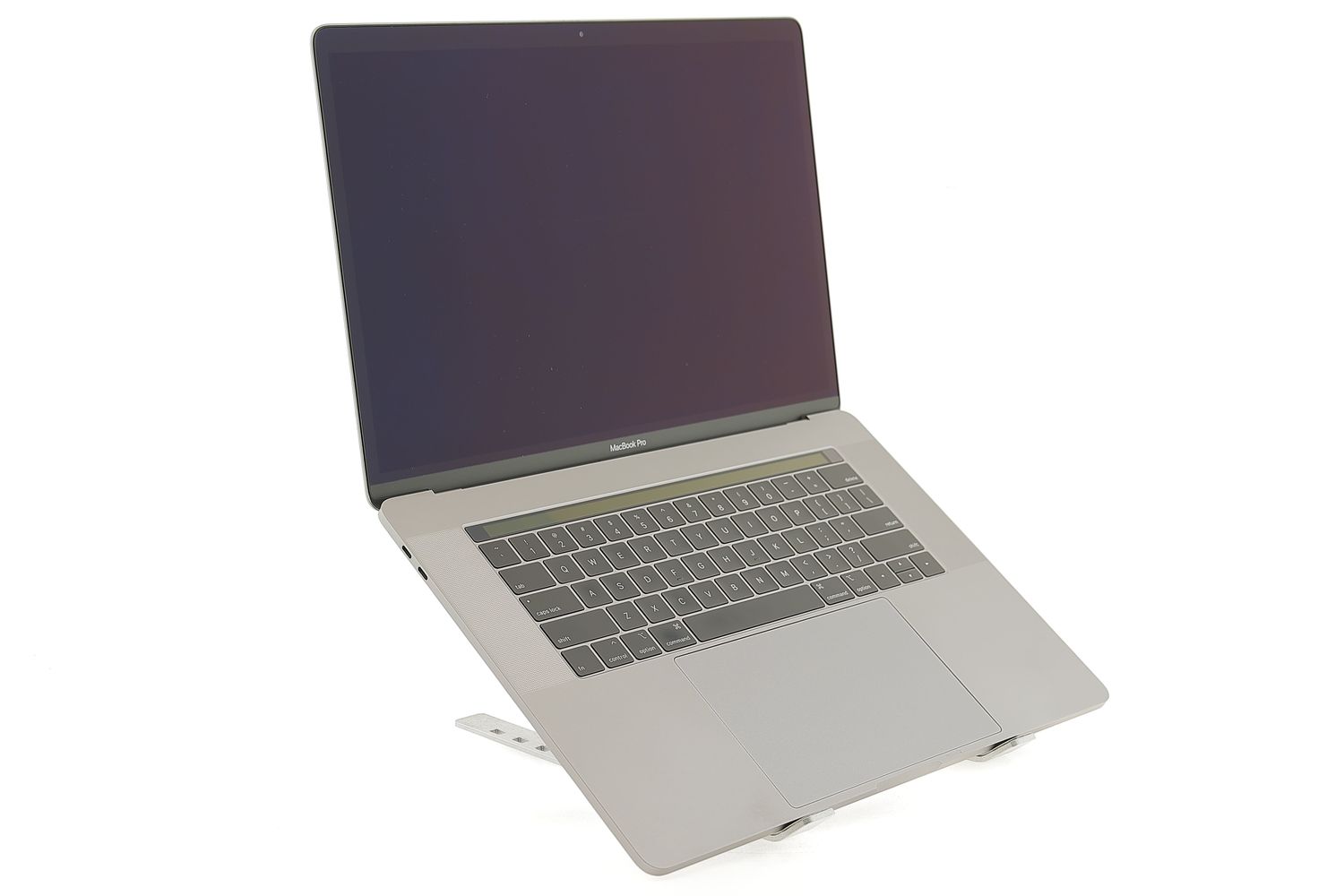 Apple MacBook Pro 15″ Touch Bar 2019, i9 2.4 GHz, 32 GB, AMD Radeon Pro 560x 512 GB Space Gray - Foarte bun