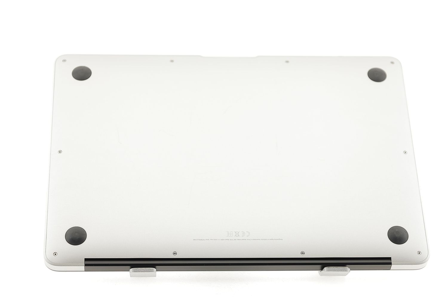 Apple MacBook Air 13″ 2017, i5 1.8 GHz, 8 GB, HD Graphics 6000 128 GB Silver - Много добро