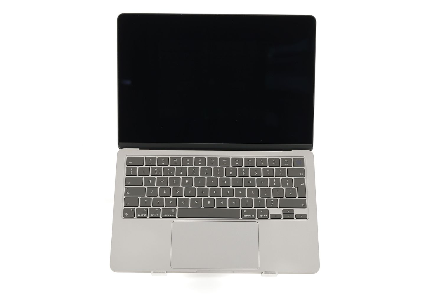 Apple MacBook Air 13″ 2024, M3 8 Cores, 8 GB, 8 core GPU 256 GB Space Gray - Kiváló